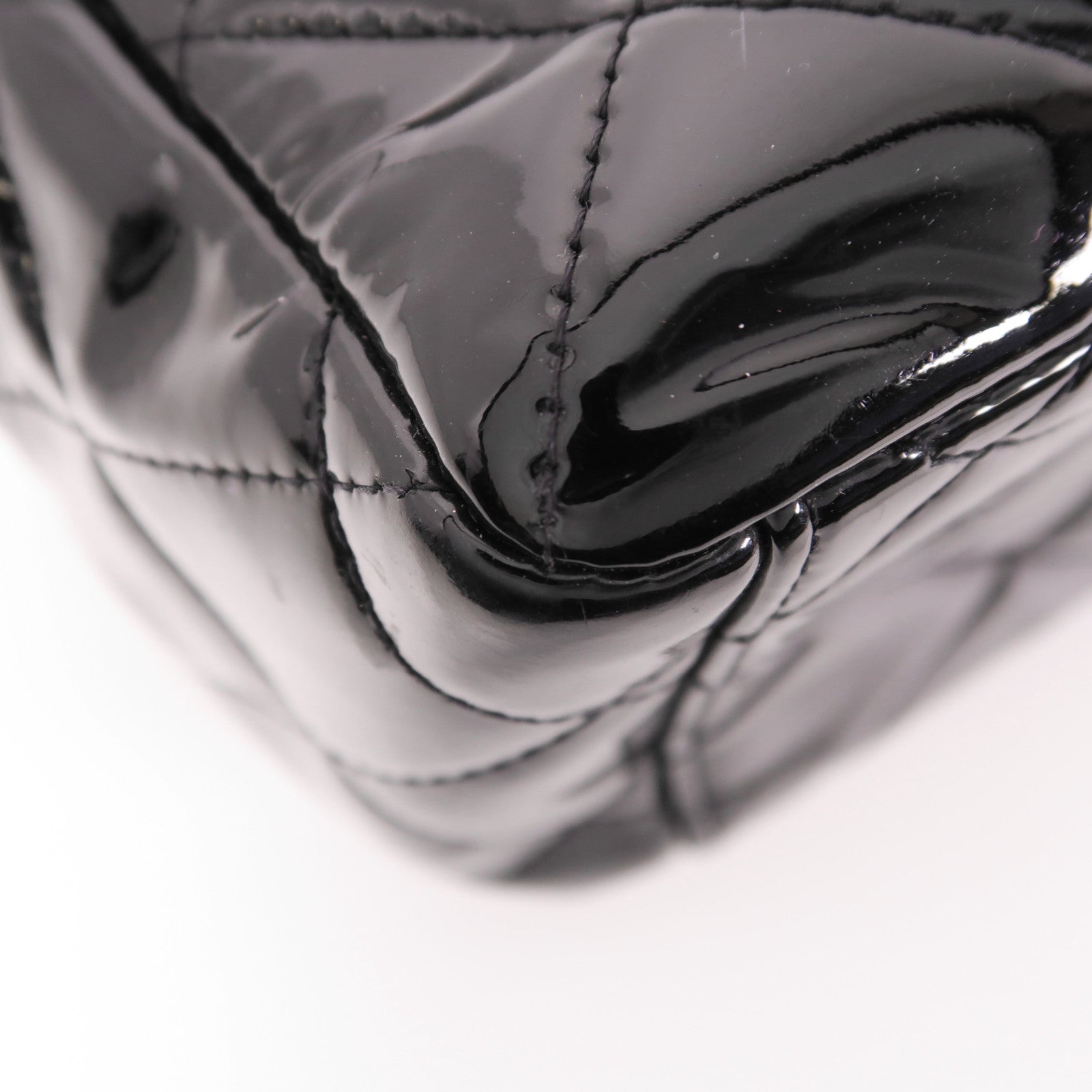 CHANEL 漆皮皮革Maxi Classic銀扣鏈帶肩背袋