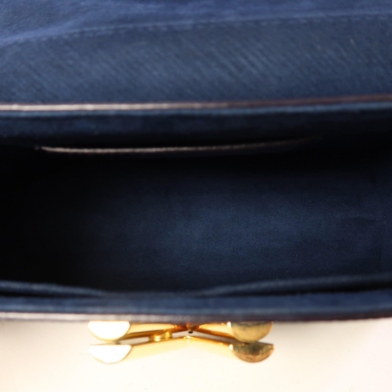 LOUIS VUITTON Epi Twist MM金扣鏈帶肩背袋