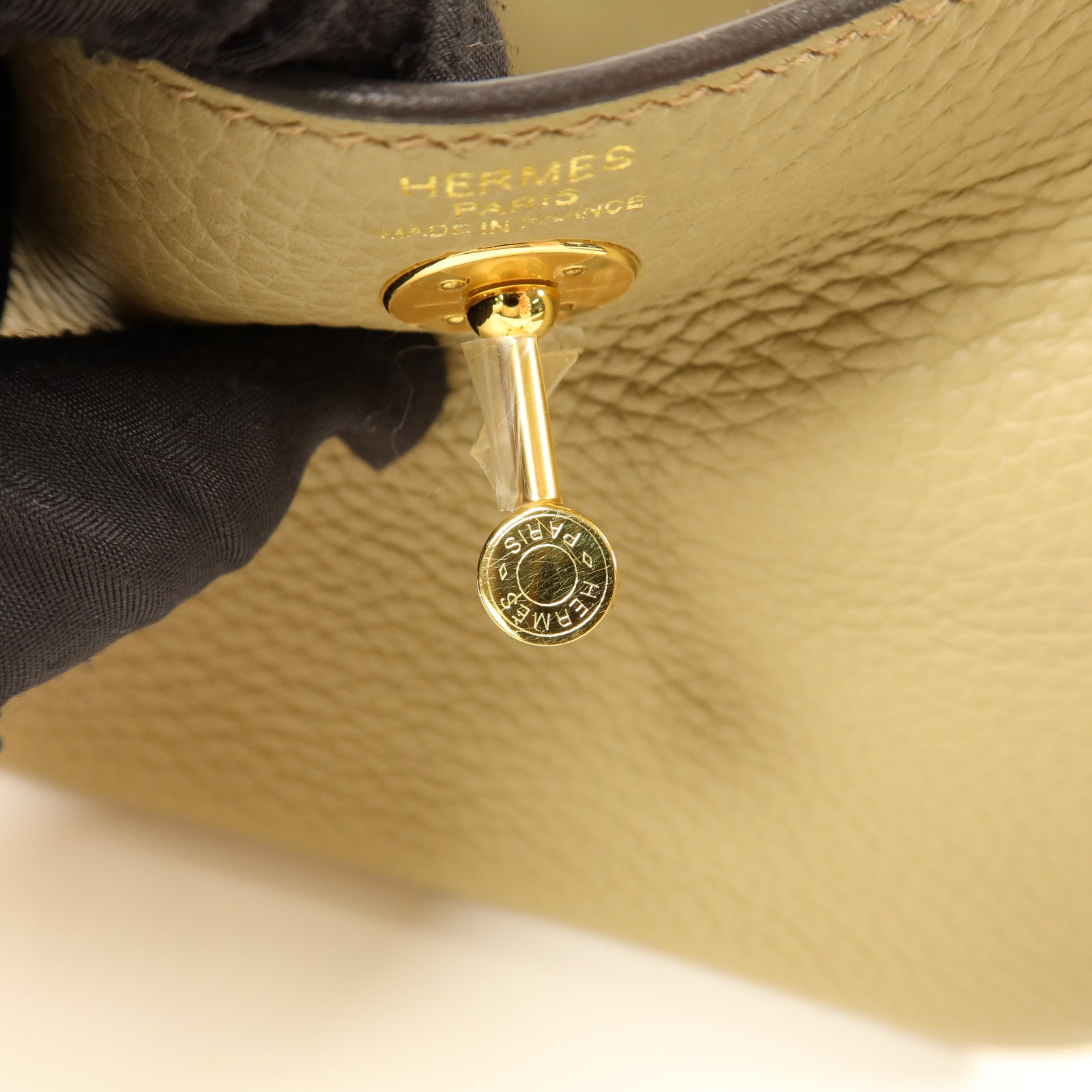 HERMES Clemence皮革Mini Lindy金扣手挽肩背兩用袋Beige Marfa