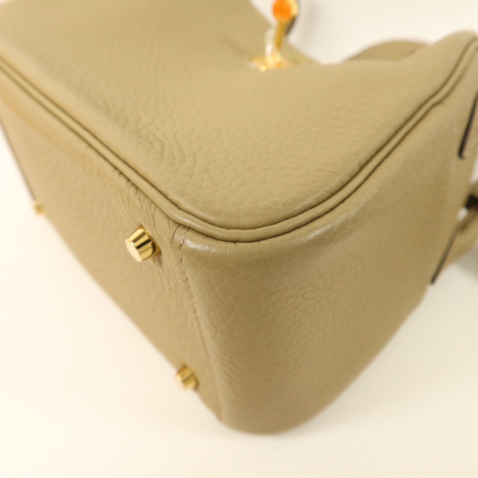 HERMES Clemence皮革Mini Lindy金扣手挽肩背兩用袋Beige Marfa