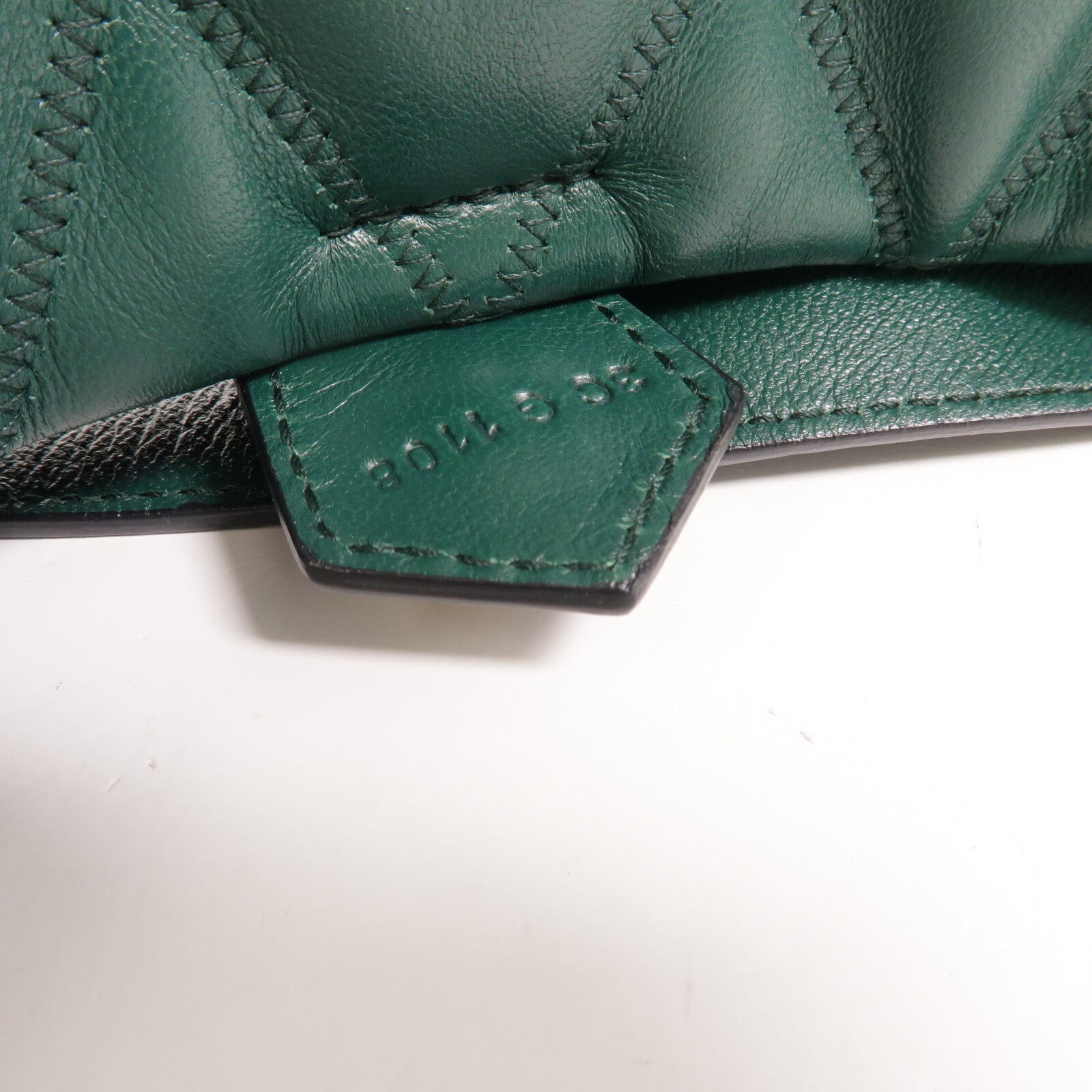 GIVENCHY 牛皮皮革Mini GV Bucket Bag肩背袋