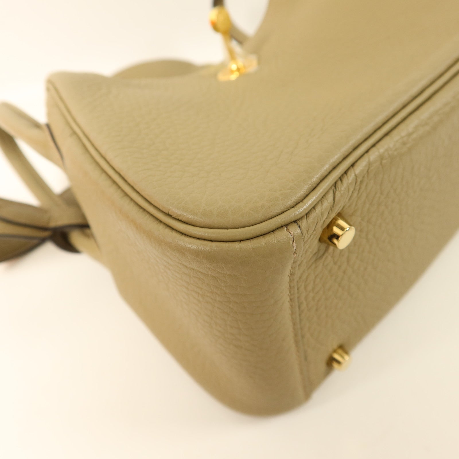 HERMES Clemence皮革Mini Lindy金扣手挽肩背兩用袋Beige Marfa
