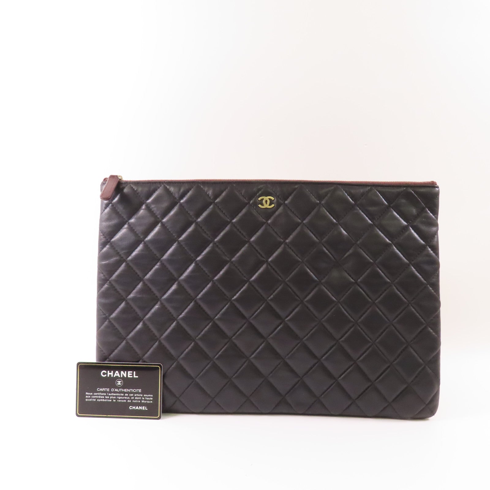 CHANEL 牛皮皮革Pouch金扣手拿包