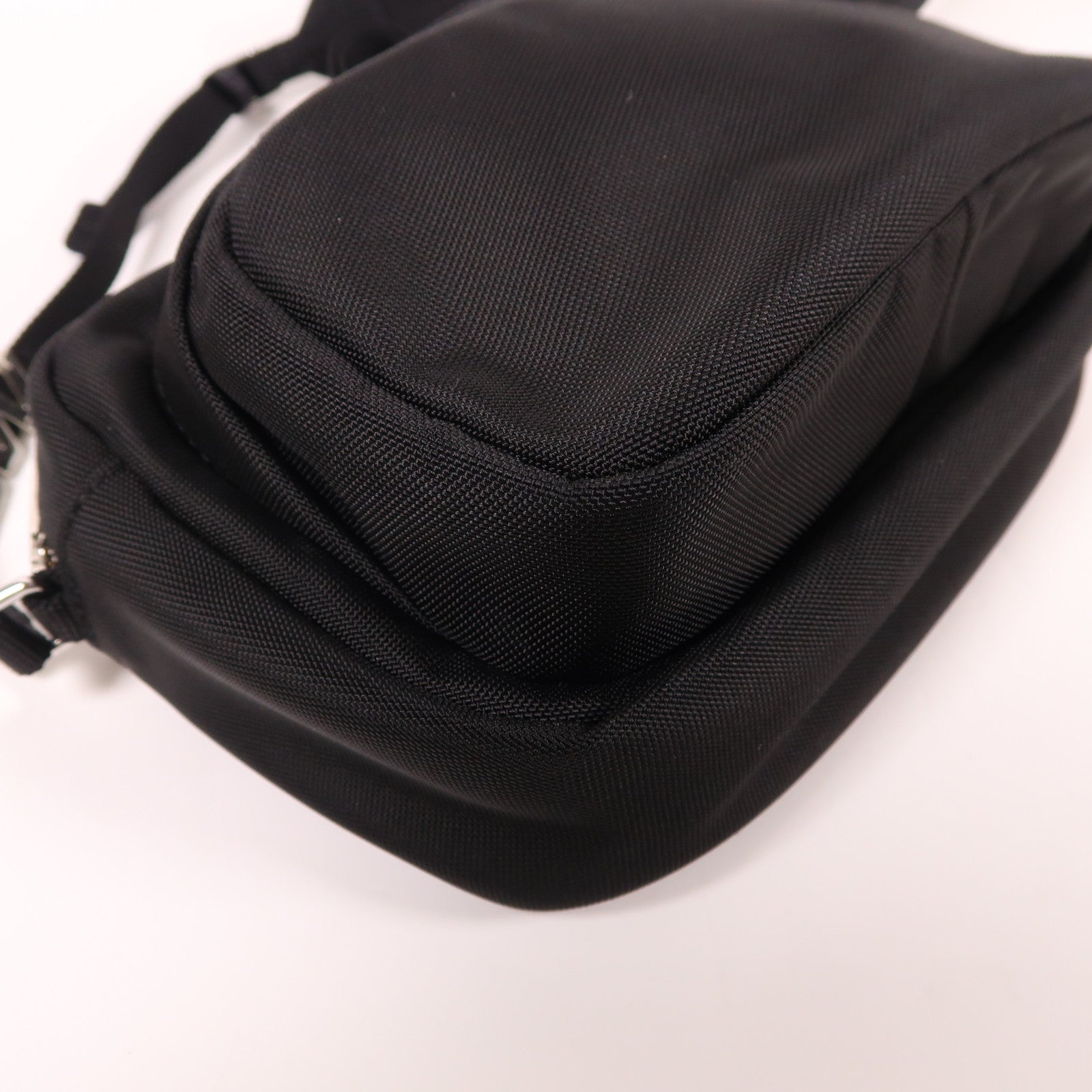 SELECTION 【激減優惠】尼龍Shoulder Bag銀扣肩背袋黑色