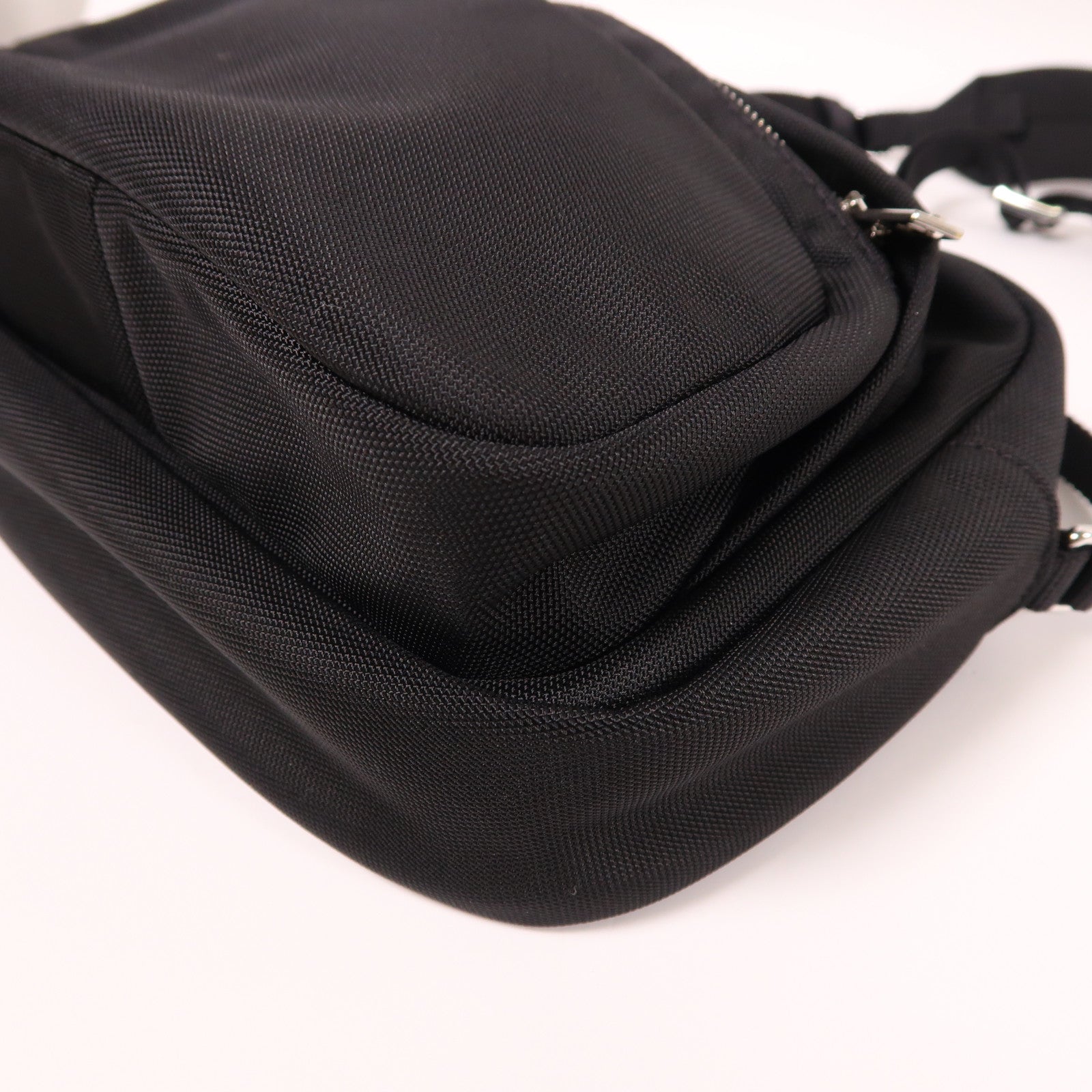 SELECTION 【激減優惠】尼龍Shoulder Bag銀扣肩背袋黑色