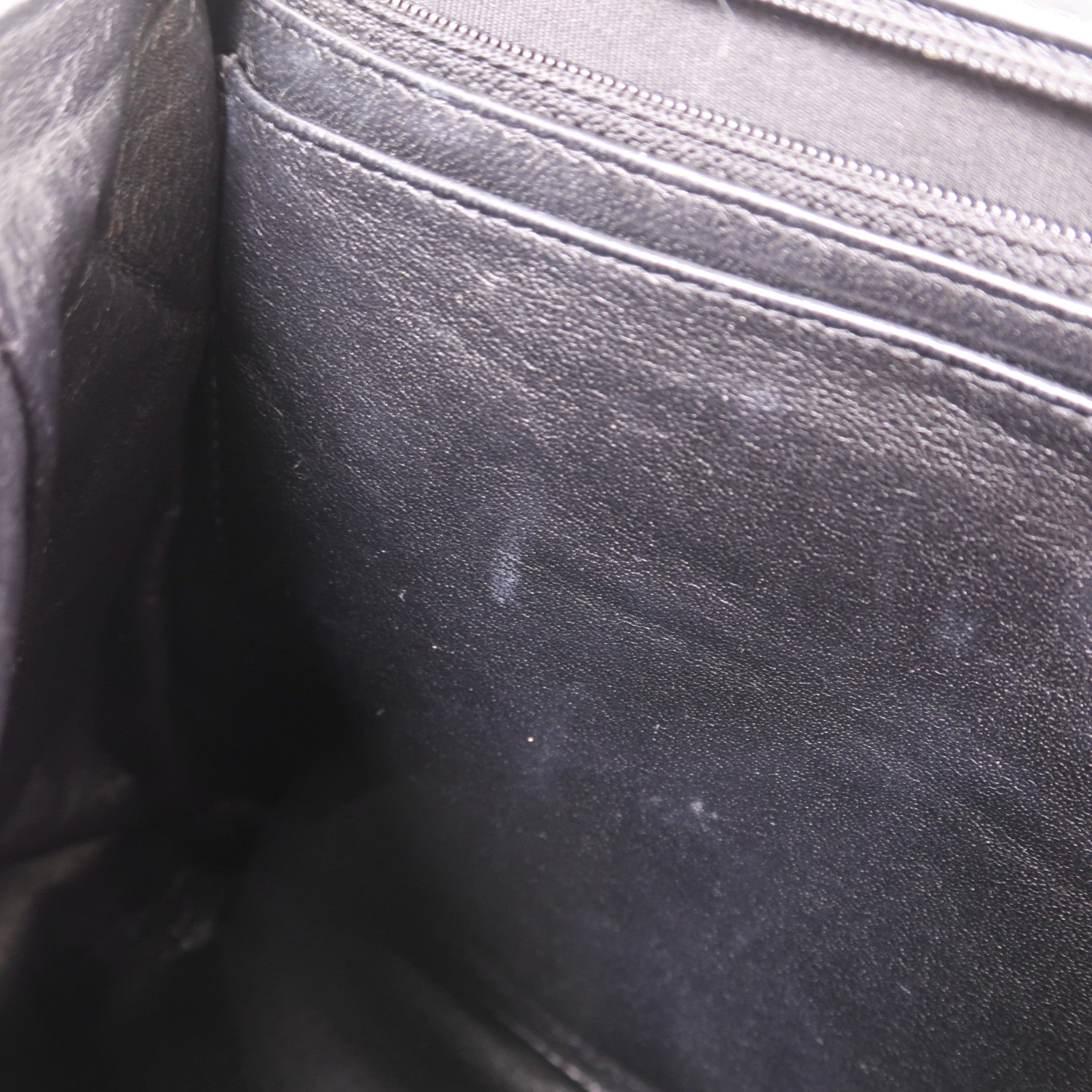 CHANEL 漆皮皮革Maxi Classic銀扣鏈帶肩背袋