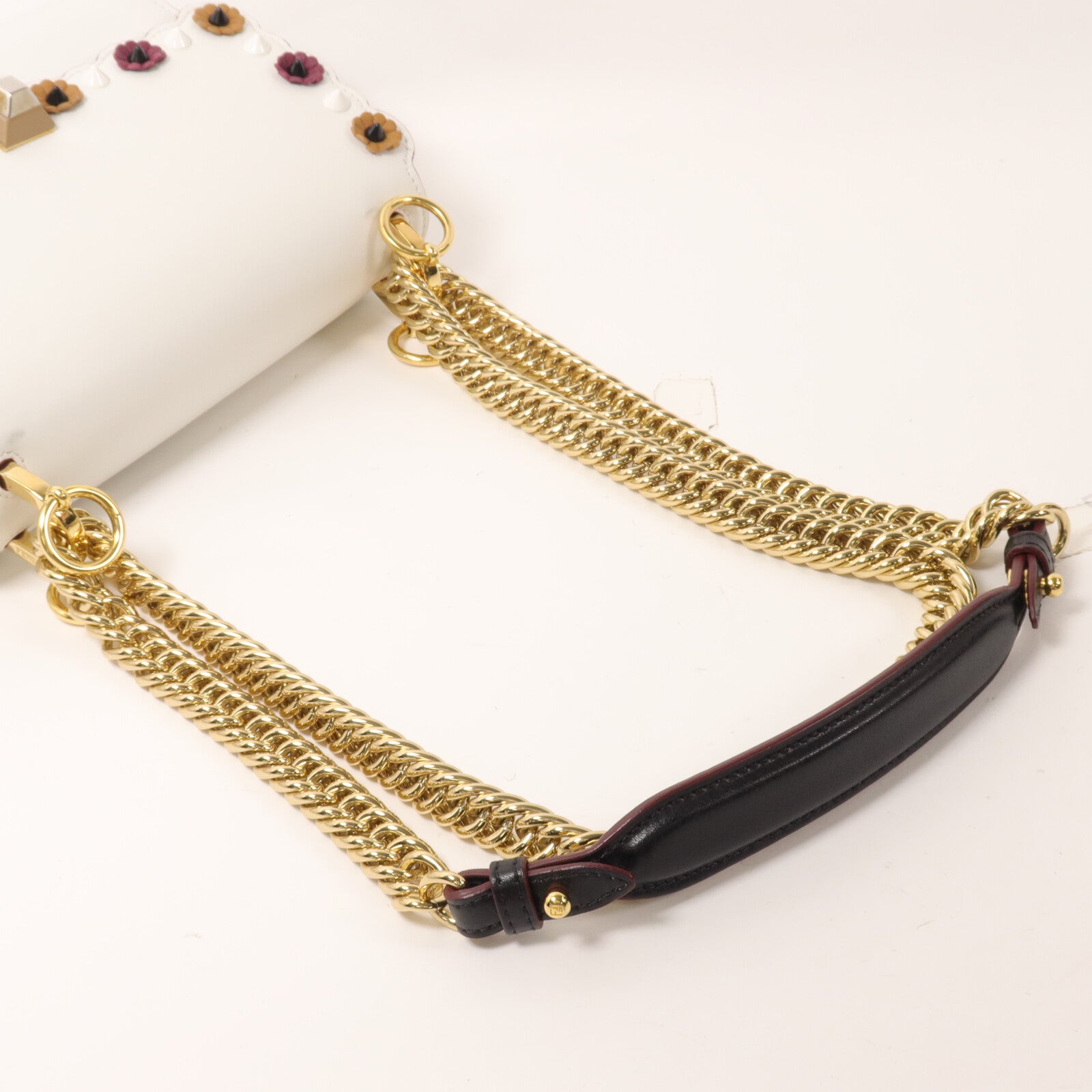 FENDI 牛皮皮革Kan I Small鏈帶肩背袋