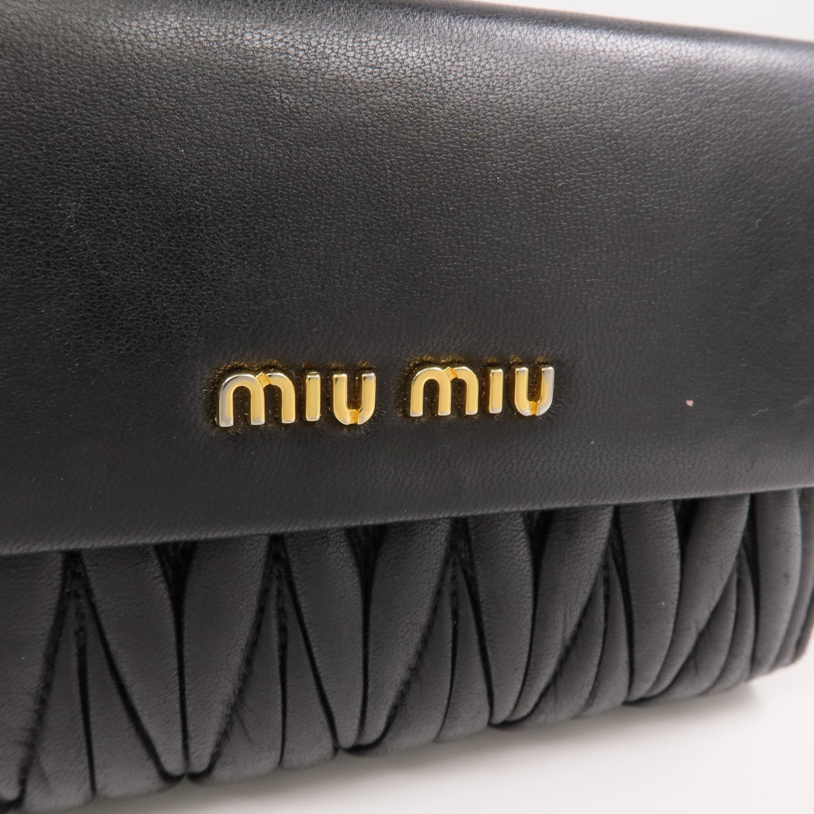 Miu Miu 羊皮皮革Fold Wallet金扣錢包