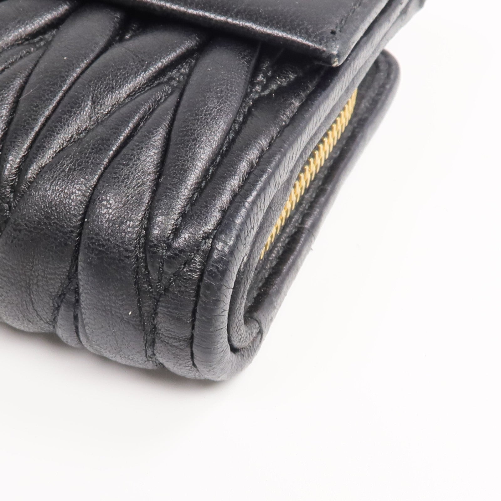 Miu Miu 羊皮皮革Fold Wallet金扣錢包