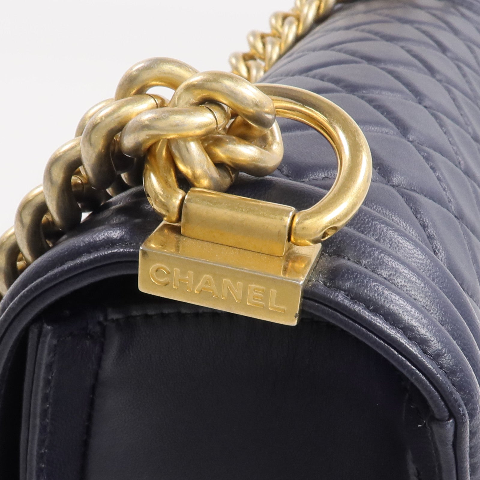 CHANEL 羊皮皮革Boy 25金扣鏈帶肩背袋