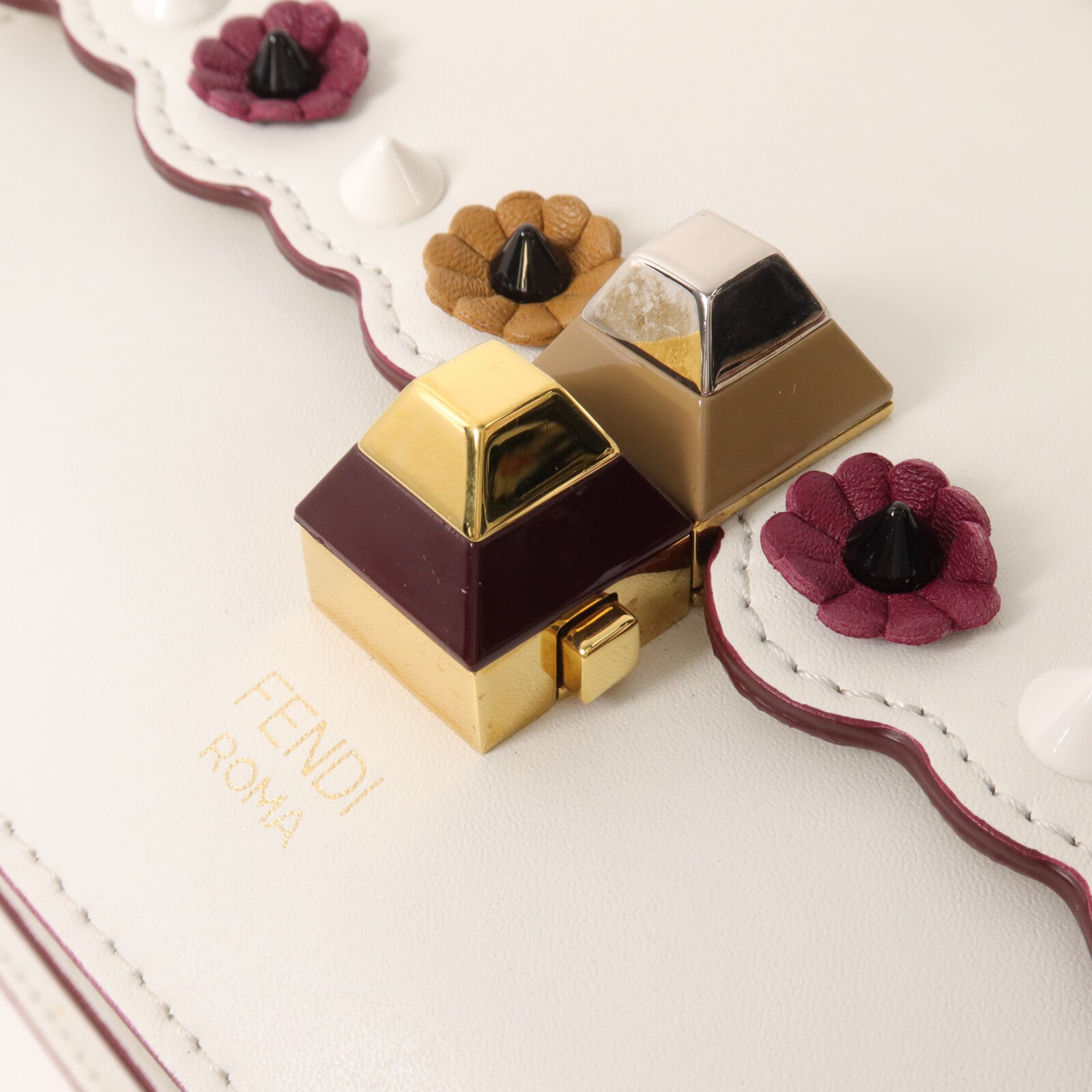 FENDI 牛皮皮革Kan I Small鏈帶肩背袋