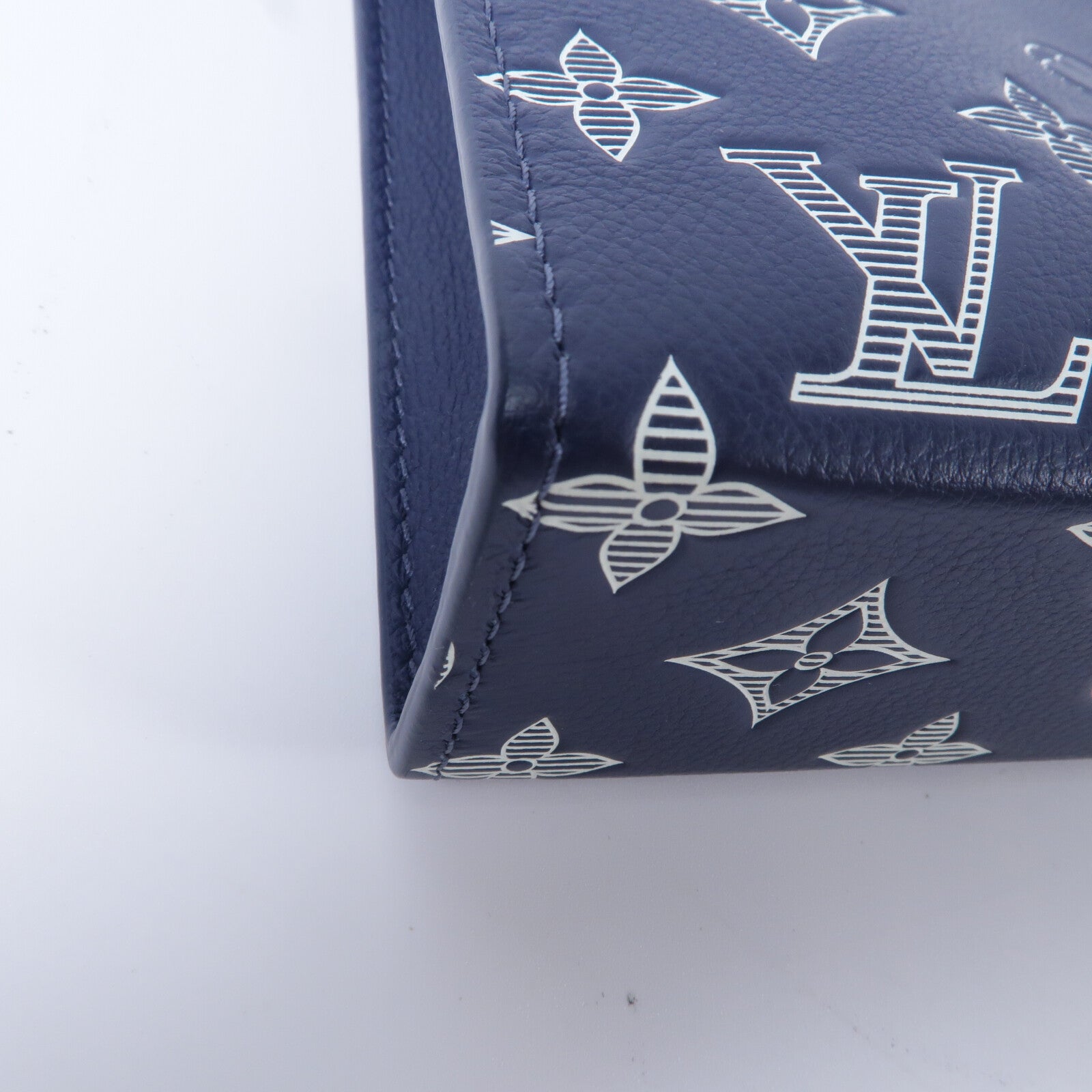 LOUIS VUITTON Monogram Shadow Gaston Wearable Wallet肩背袋