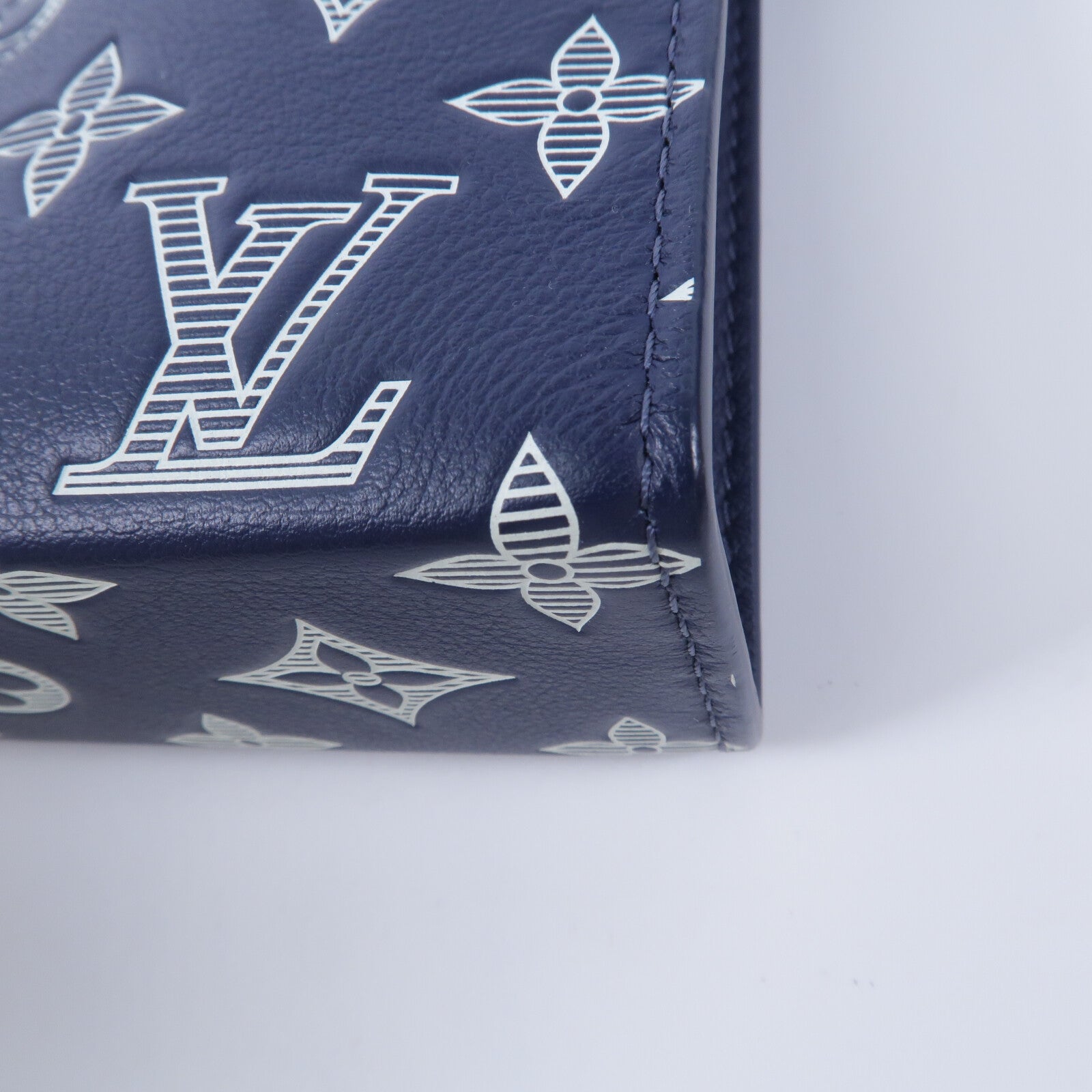 LOUIS VUITTON Monogram Shadow Gaston Wearable Wallet肩背袋