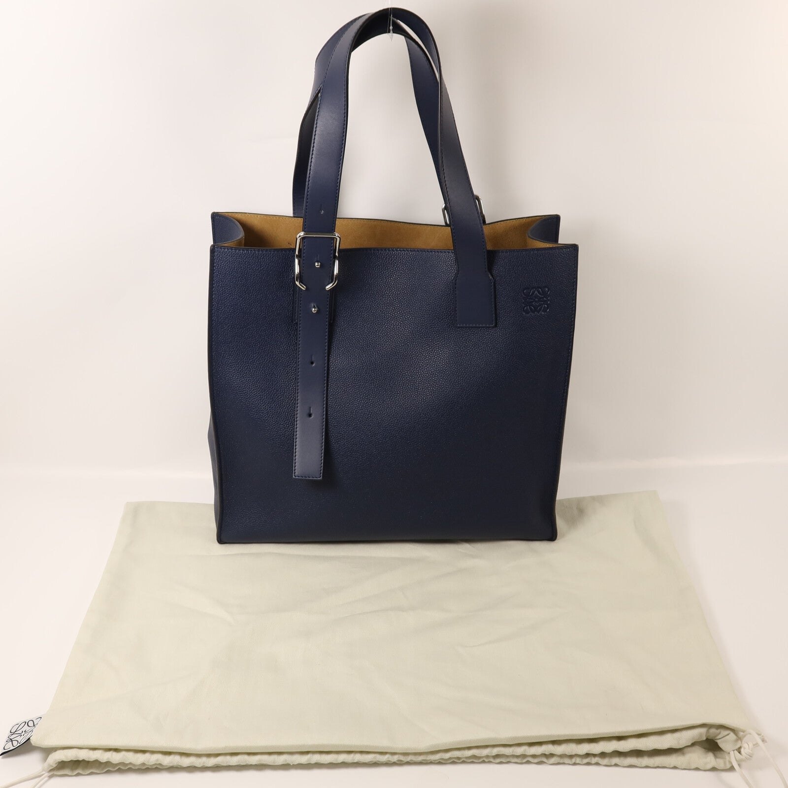 LOEWE 牛皮皮革Buckle Horizontal Tote銀扣手挽袋