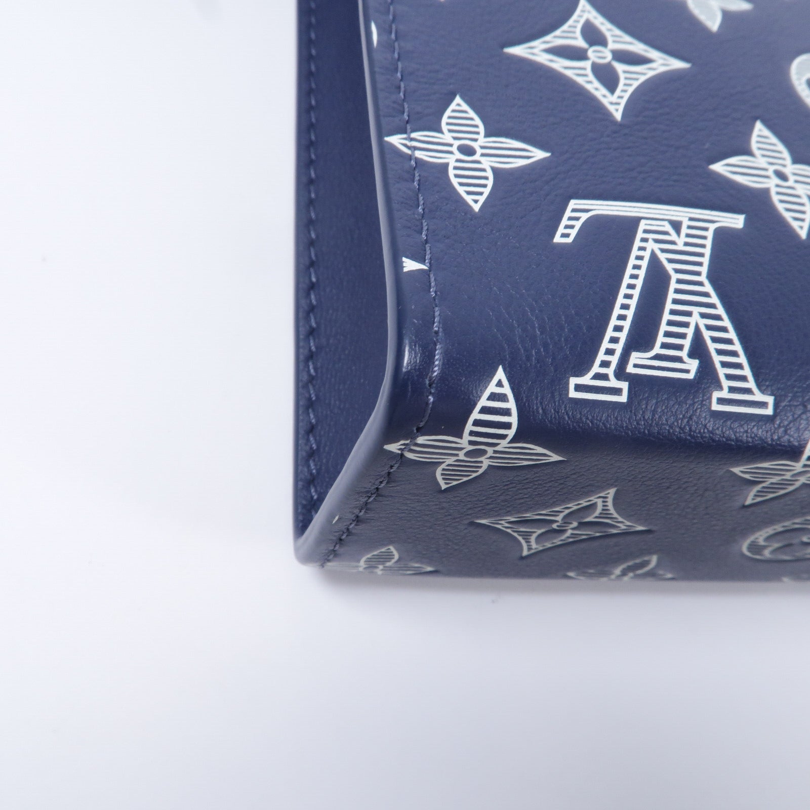 LOUIS VUITTON Monogram Shadow Gaston Wearable Wallet肩背袋