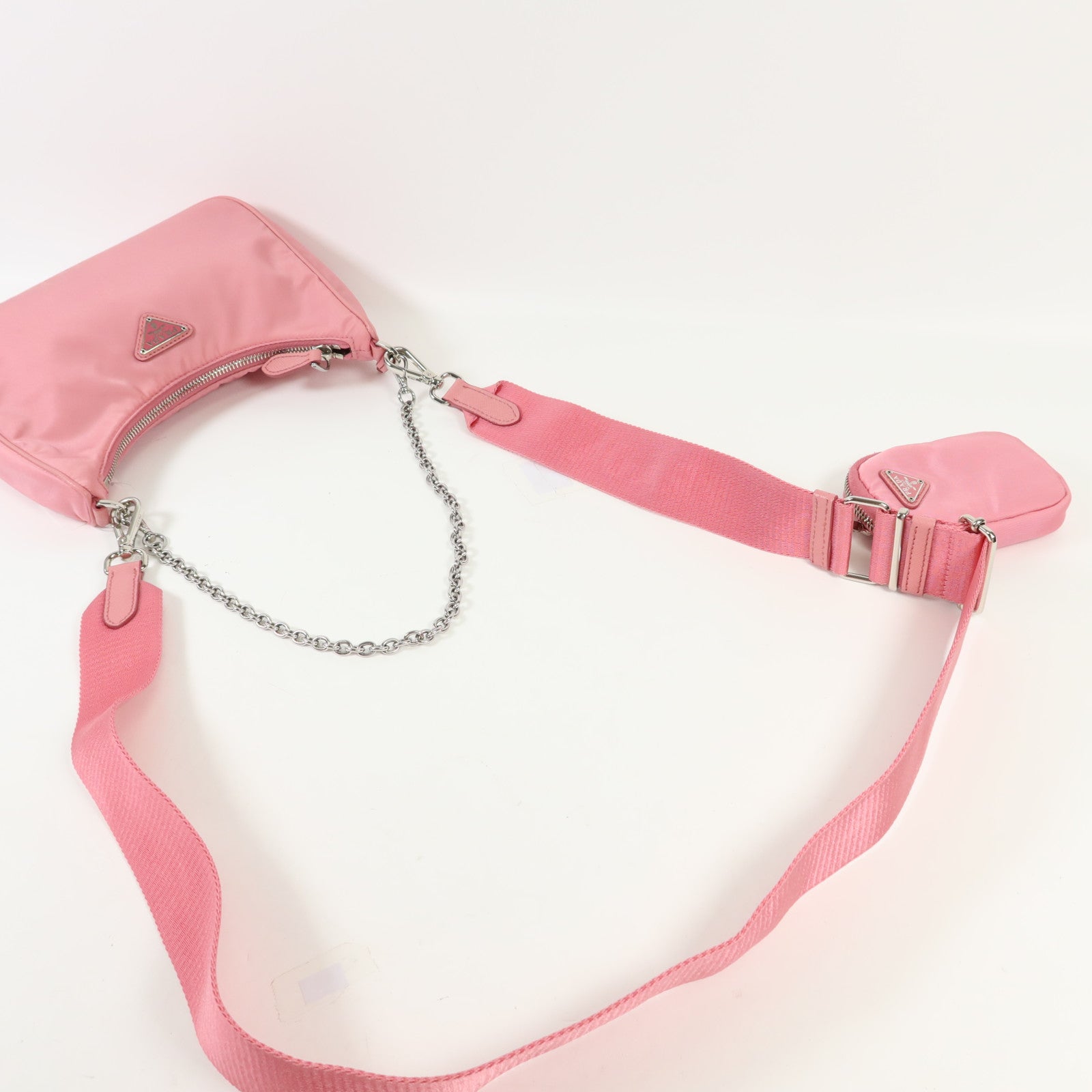 PRADA 尼龍Re-Edition 2005銀扣肩背袋