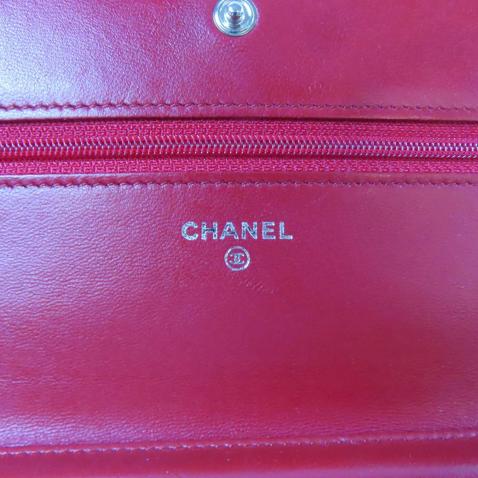 CHANEL 【激減優惠】羊皮皮革Camellia Wallet On Chain銀扣鏈帶肩背袋紅色