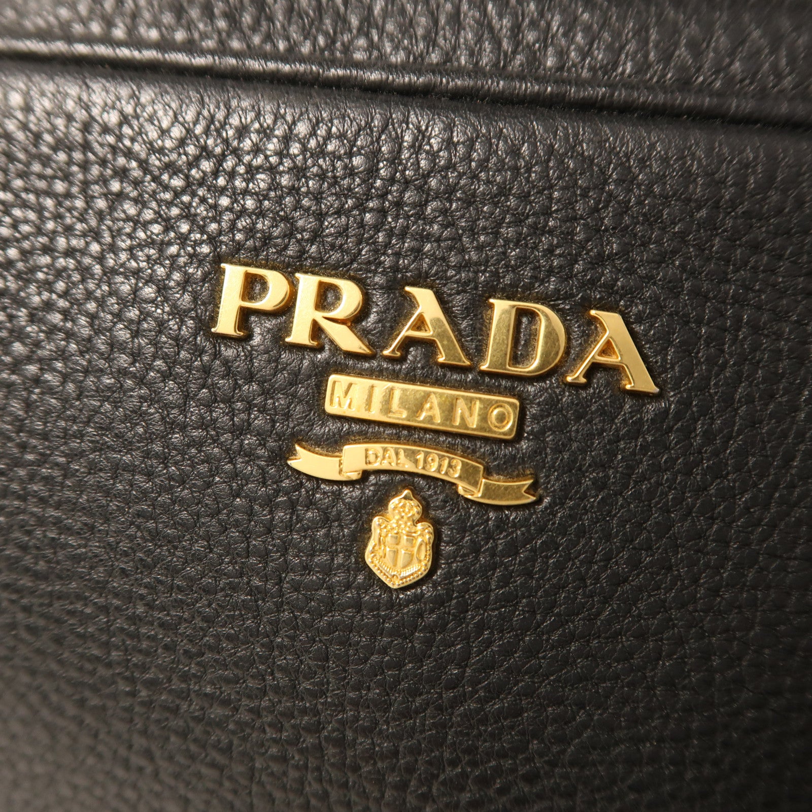 PRADA 牛皮皮革Shoulder Bag金扣肩背袋