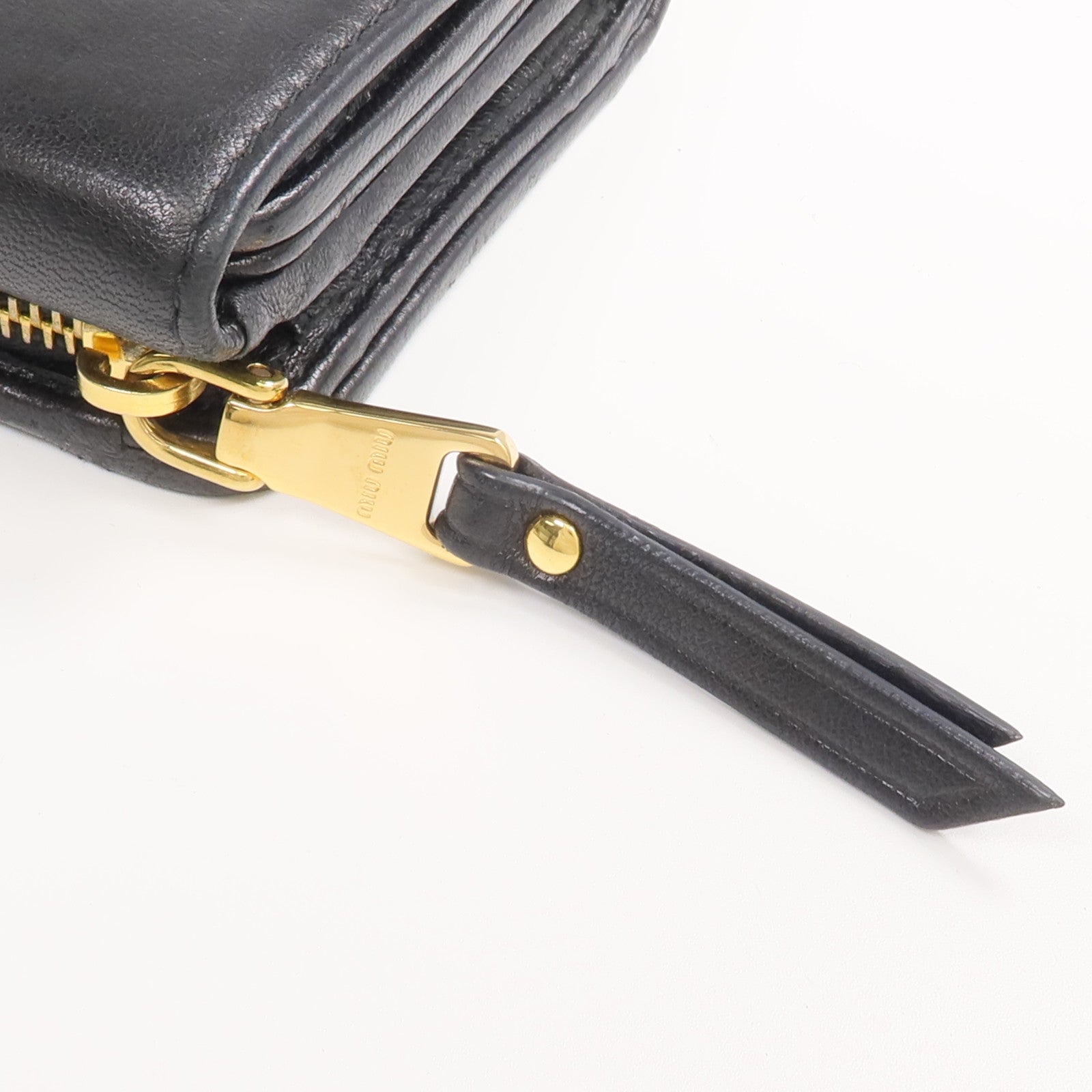 Miu Miu 羊皮皮革Fold Wallet金扣錢包