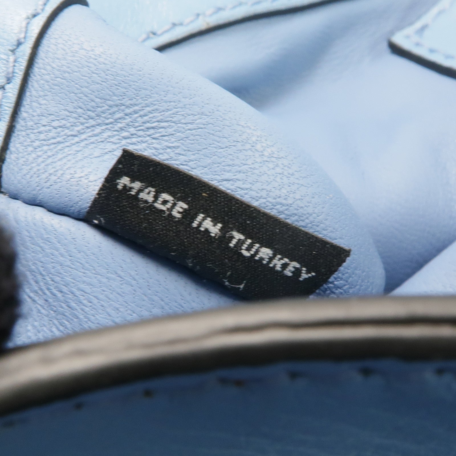 Miu Miu 羊皮皮革Chain Shoulder Bag金扣鏈帶肩背袋