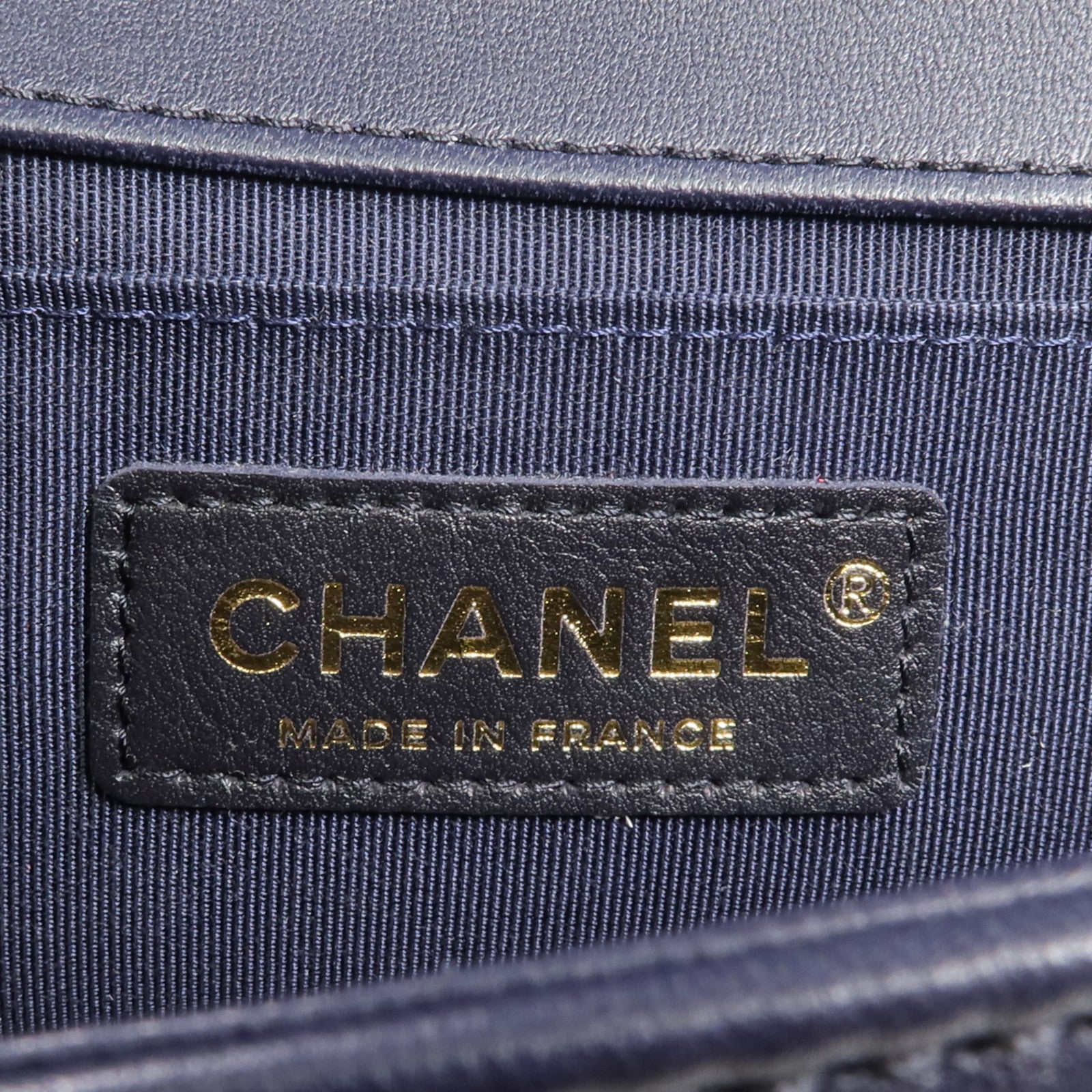 CHANEL 羊皮皮革Boy 25金扣鏈帶肩背袋