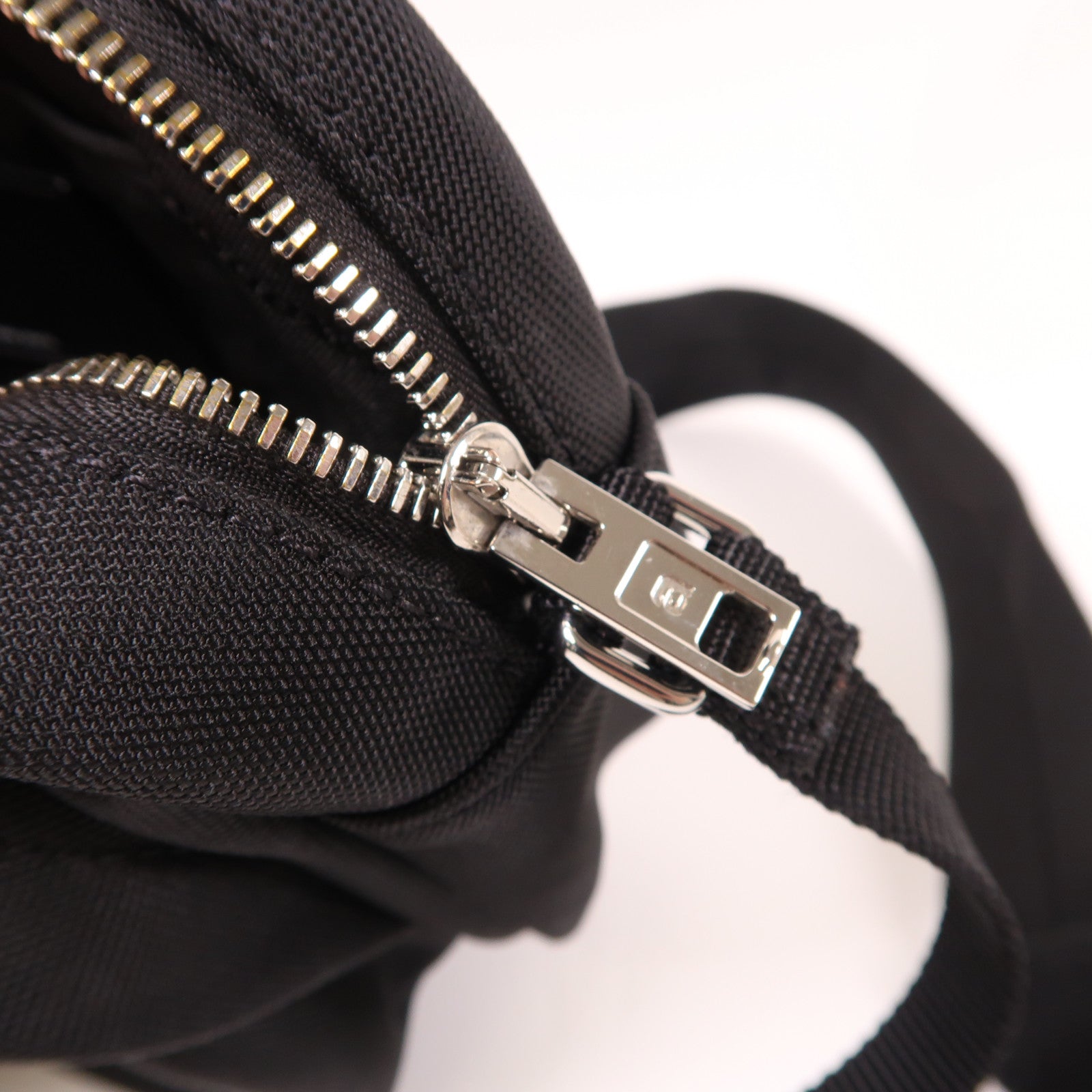 SELECTION 尼龍Shoulder Bag銀扣肩背袋黑色