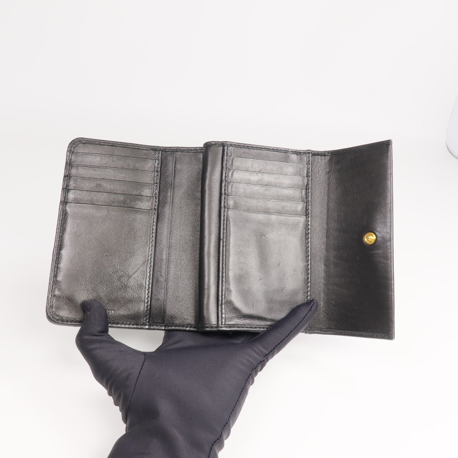 Miu Miu 羊皮皮革Fold Wallet金扣錢包