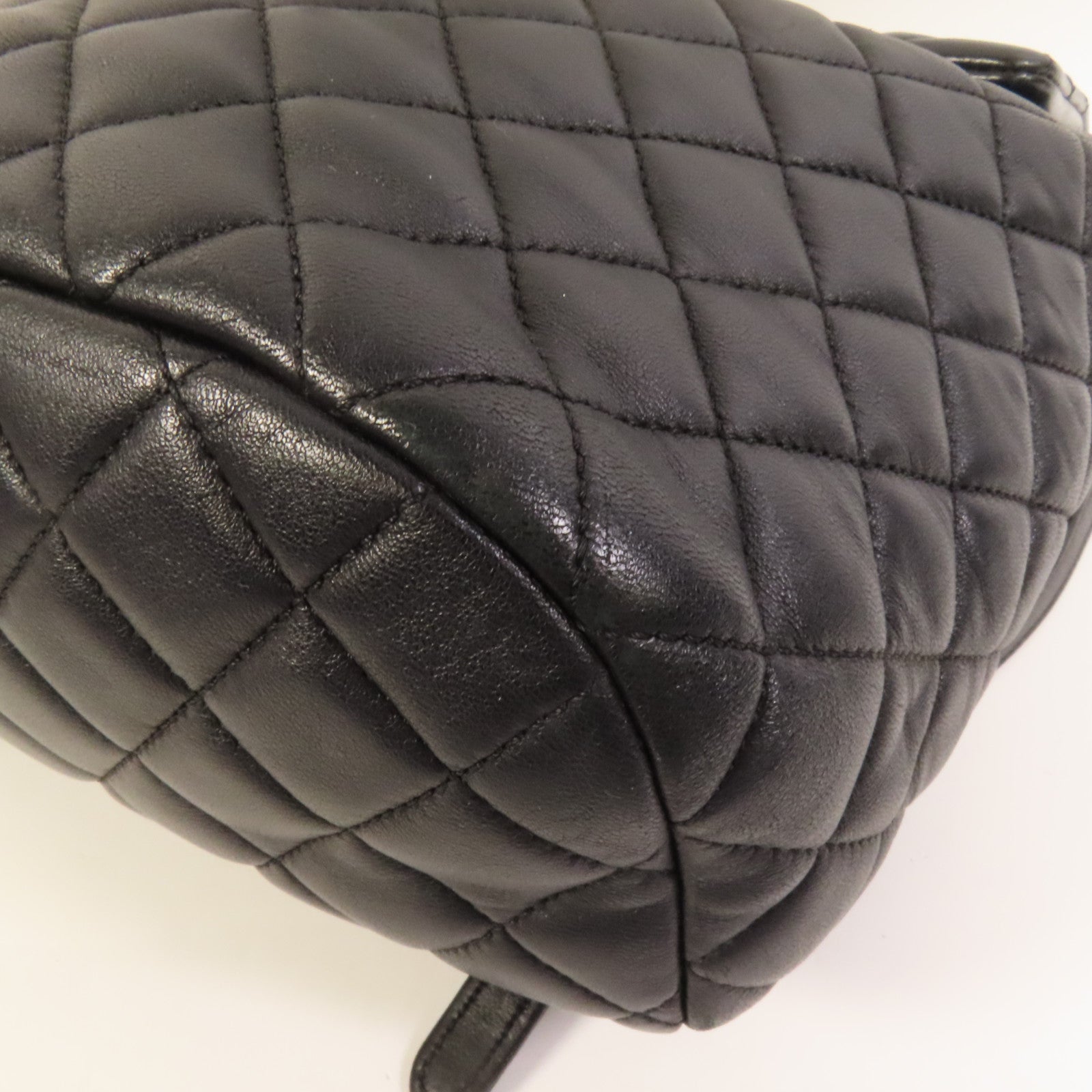 CHANEL 【激減優惠】羊皮皮革Backpack金扣背包