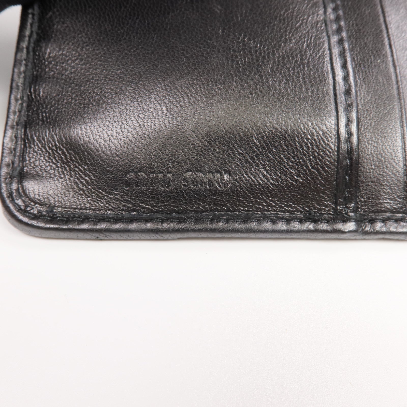 Miu Miu 羊皮皮革Fold Wallet金扣錢包
