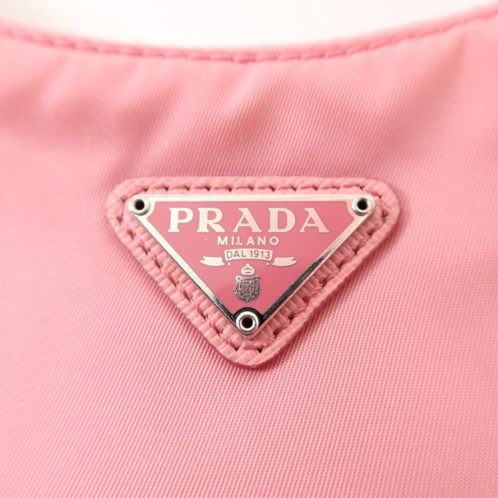 PRADA 尼龍Re-Edition 2005銀扣肩背袋