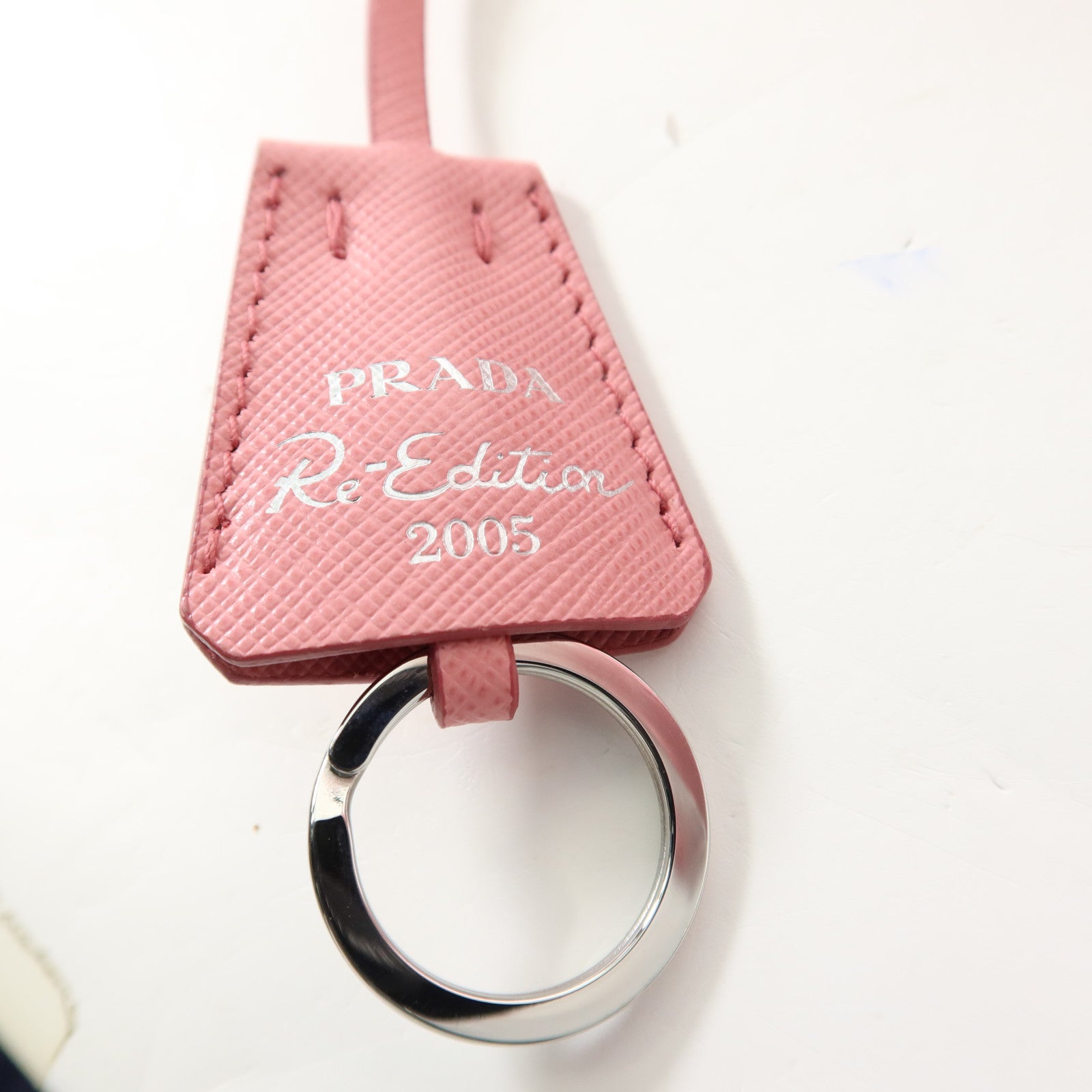 PRADA 尼龍Re-Edition 2005銀扣肩背袋