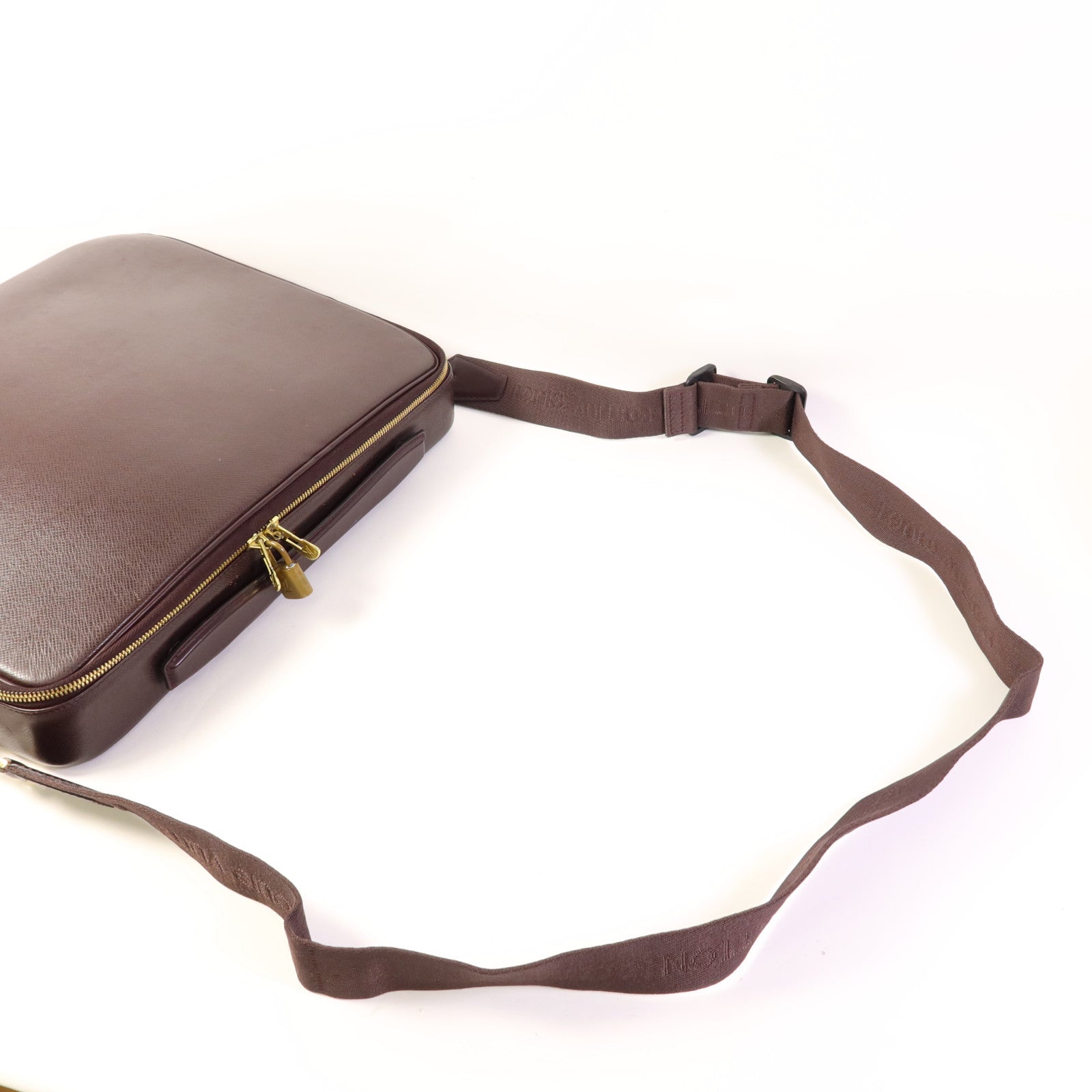 LOUIS VUITTON Taiga Porto Ordinatur Odessa金扣手挽肩背兩用袋