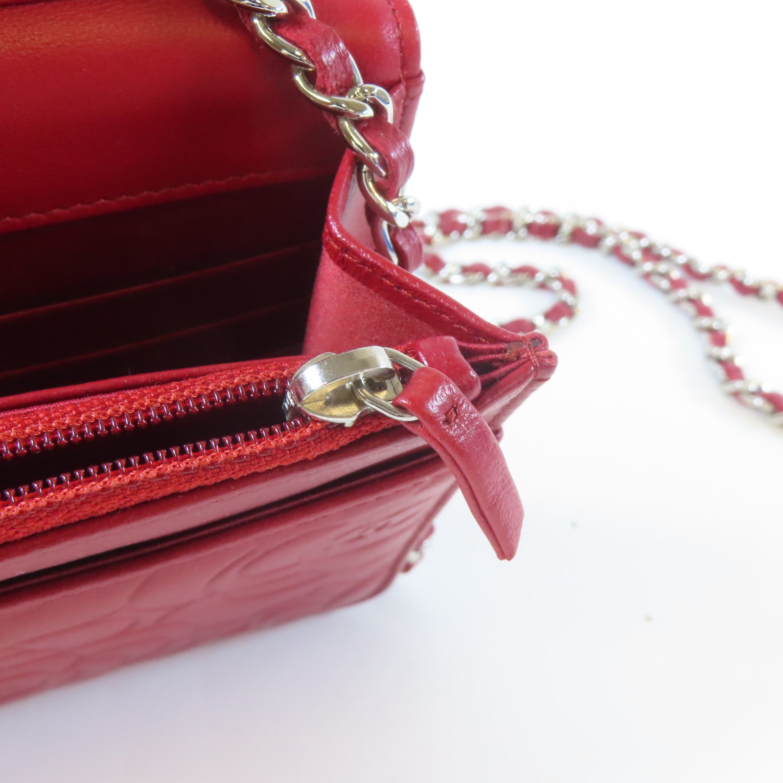CHANEL 【激減優惠】羊皮皮革Camellia Wallet On Chain銀扣鏈帶肩背袋紅色