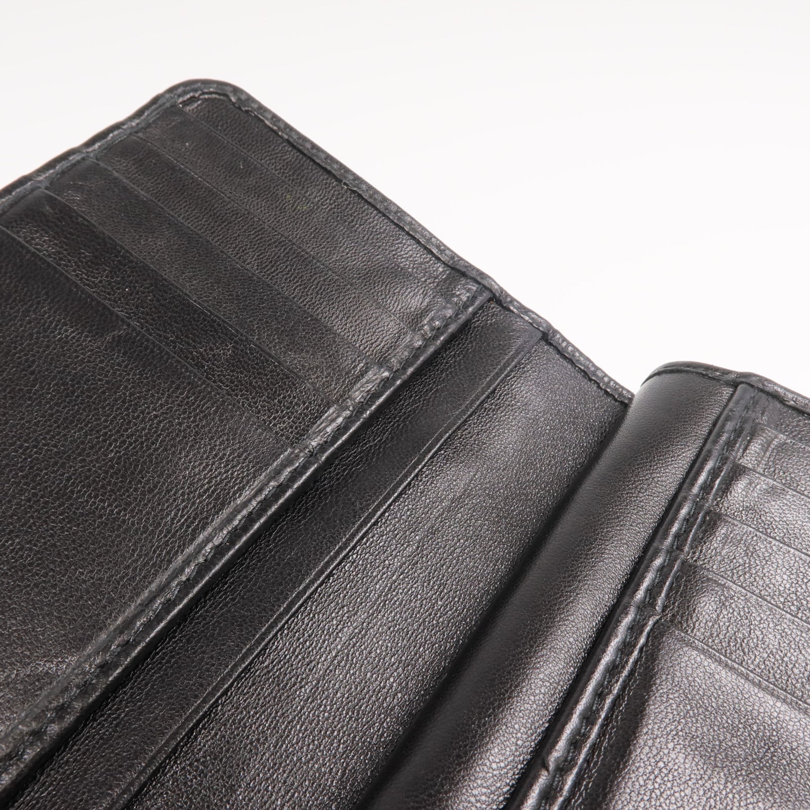 Miu Miu 羊皮皮革Fold Wallet金扣錢包