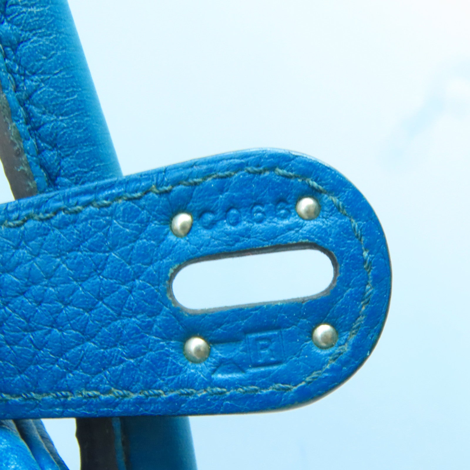 HERMES 【清倉大減價】Clemence皮革Lindy 30銀扣手挽肩背兩用袋藍色