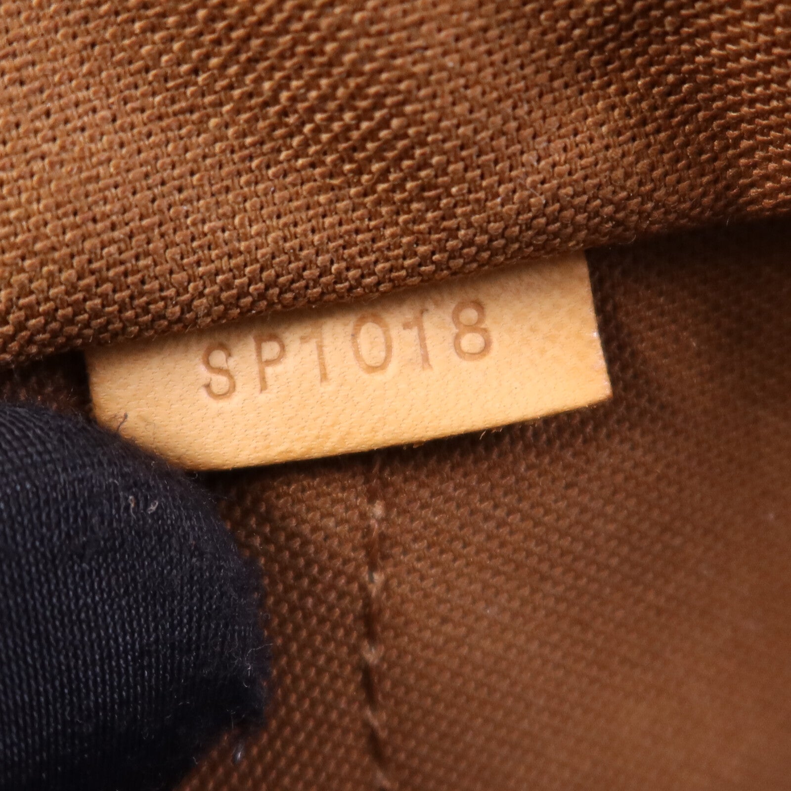 LOUIS VUITTON Monogram Montorgueil PM金扣肩背袋