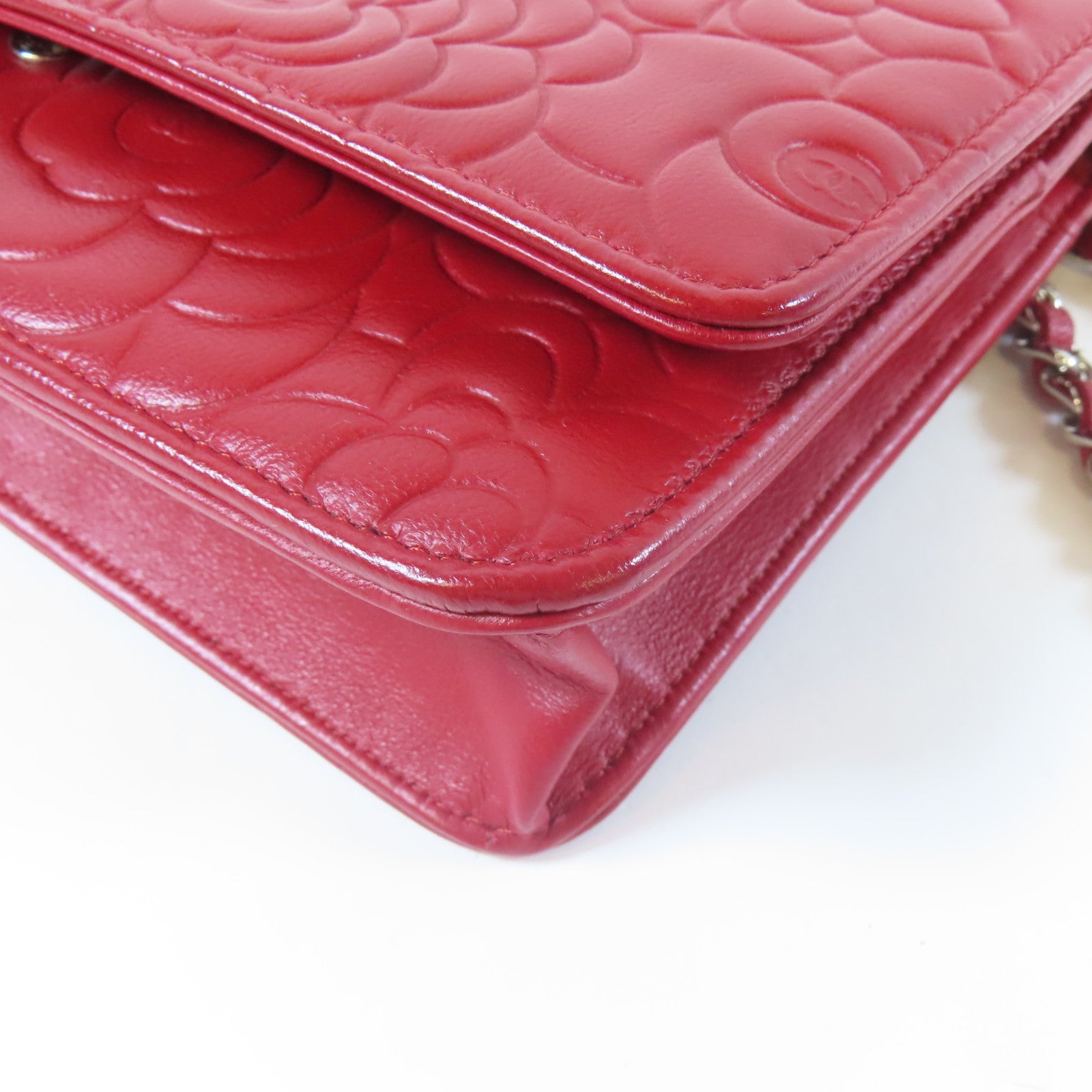 CHANEL 【激減優惠】羊皮皮革Camellia Wallet On Chain銀扣鏈帶肩背袋紅色