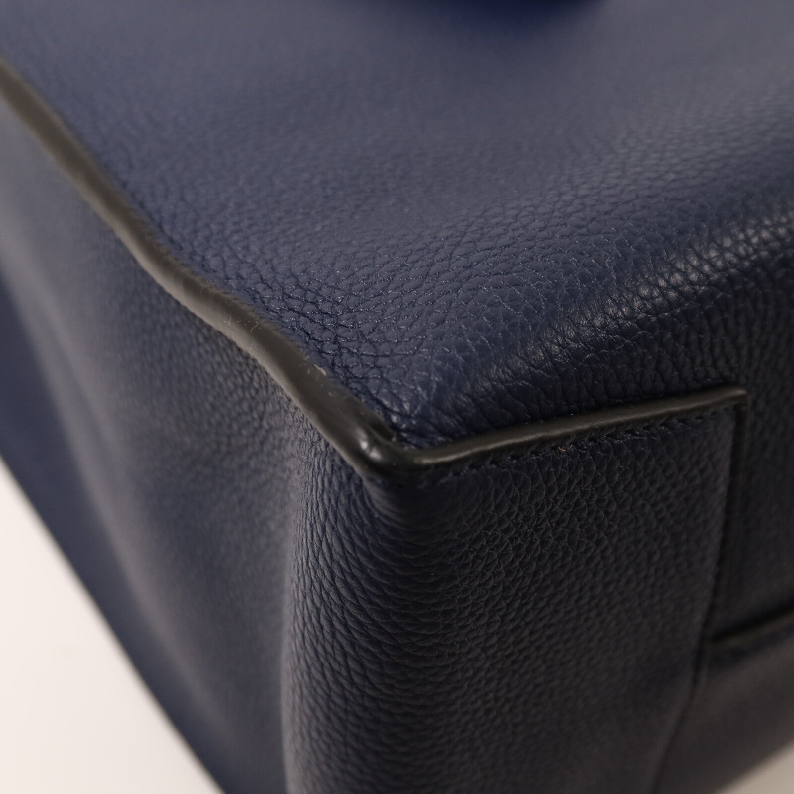 LOEWE 牛皮皮革Buckle Horizontal Tote銀扣手挽袋