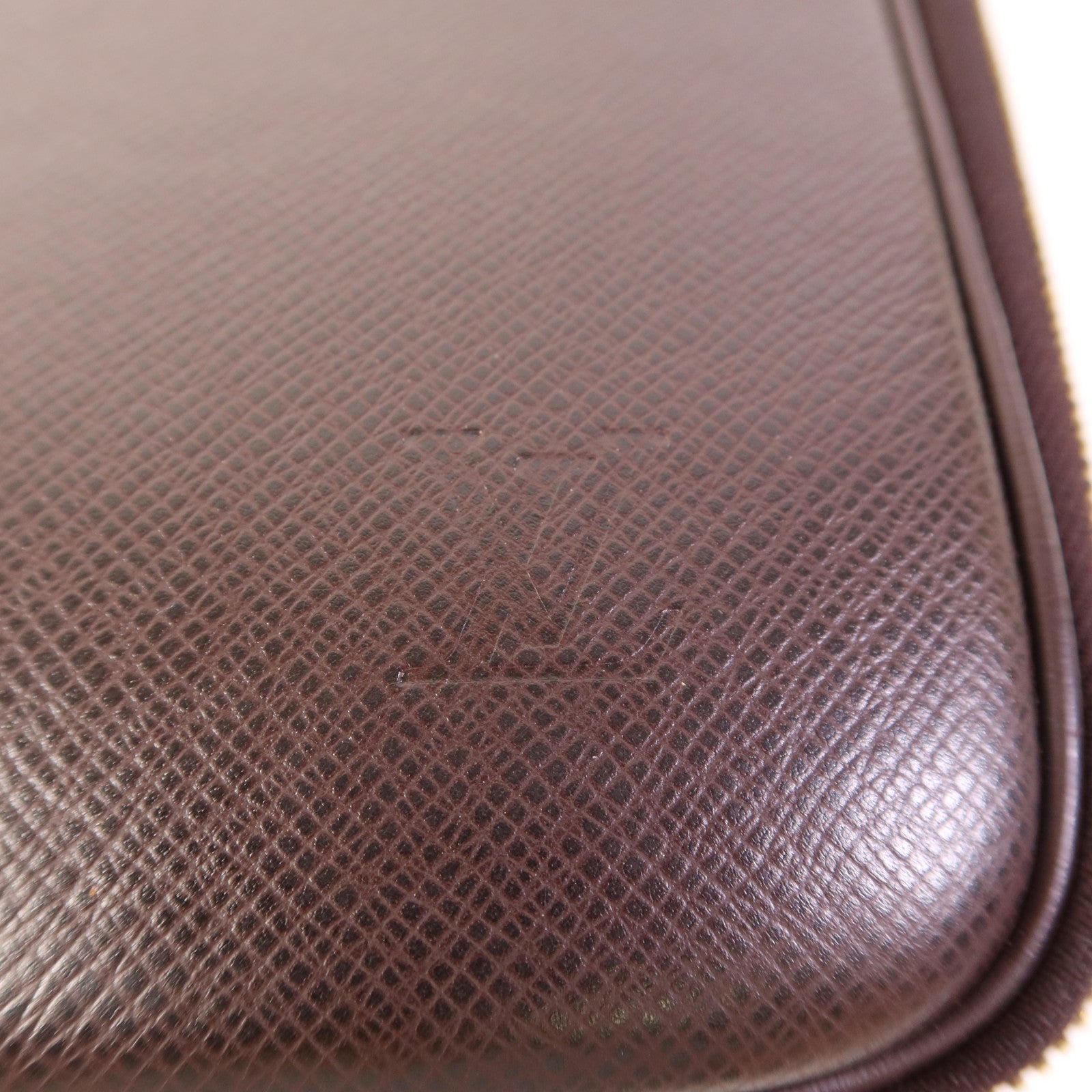 LOUIS VUITTON Taiga Porto Ordinatur Odessa金扣手挽肩背兩用袋