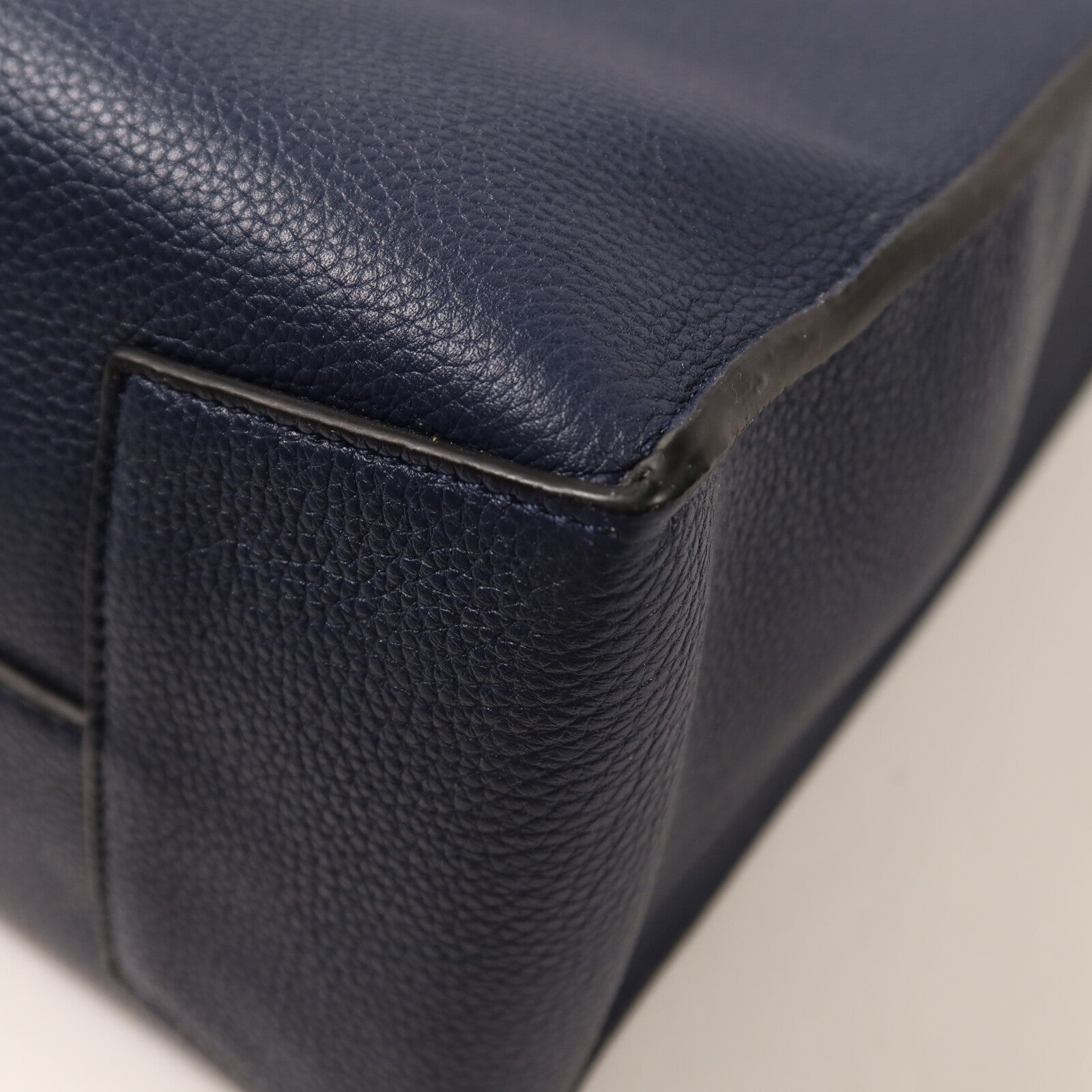 LOEWE 牛皮皮革Buckle Horizontal Tote銀扣手挽袋