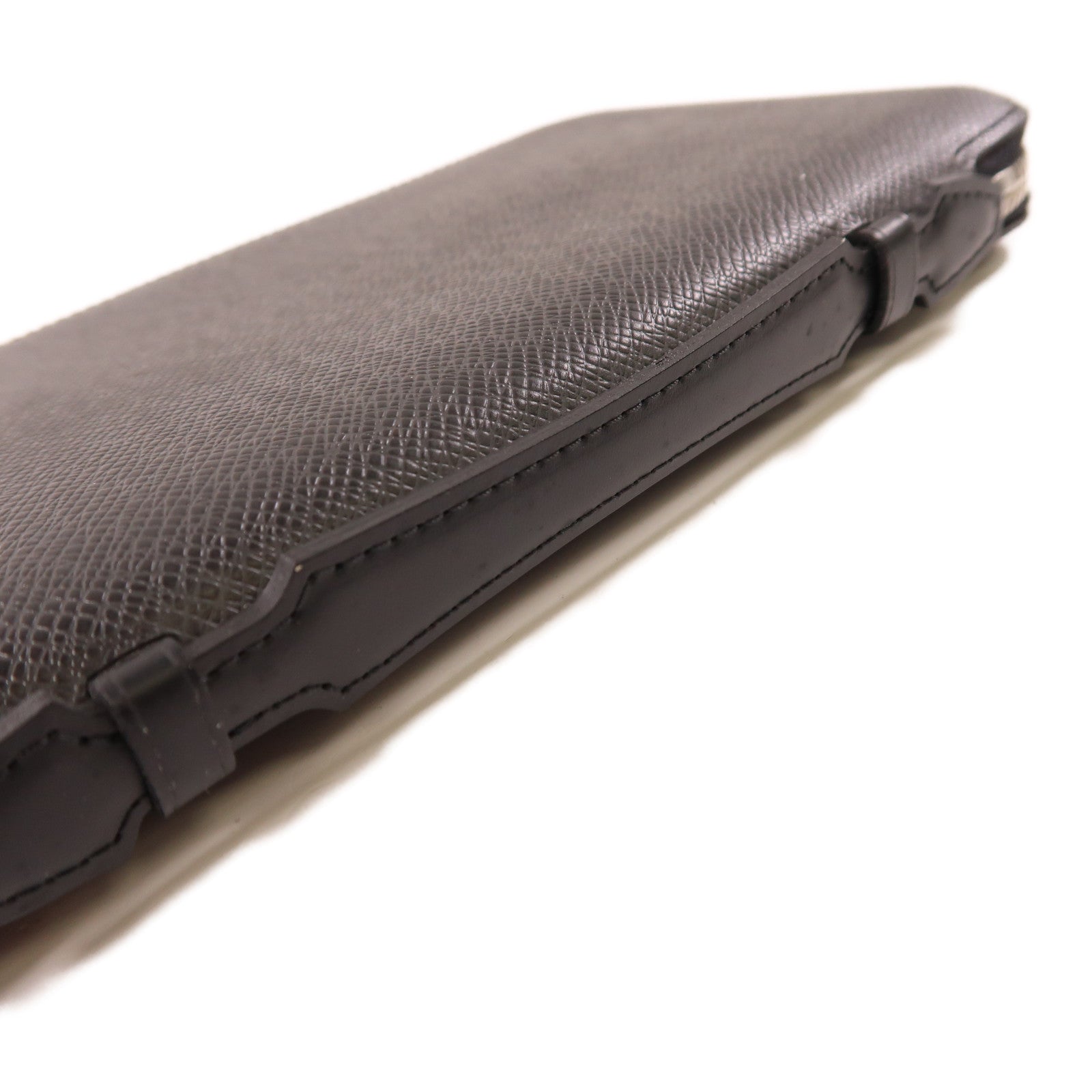 LOUIS VUITTON Taiga Travel Case銀扣手拿包