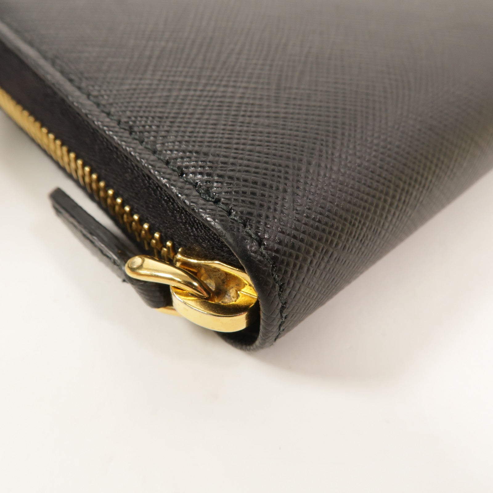 PRADA Saffiano皮革Zipper Long Wallet長錢包