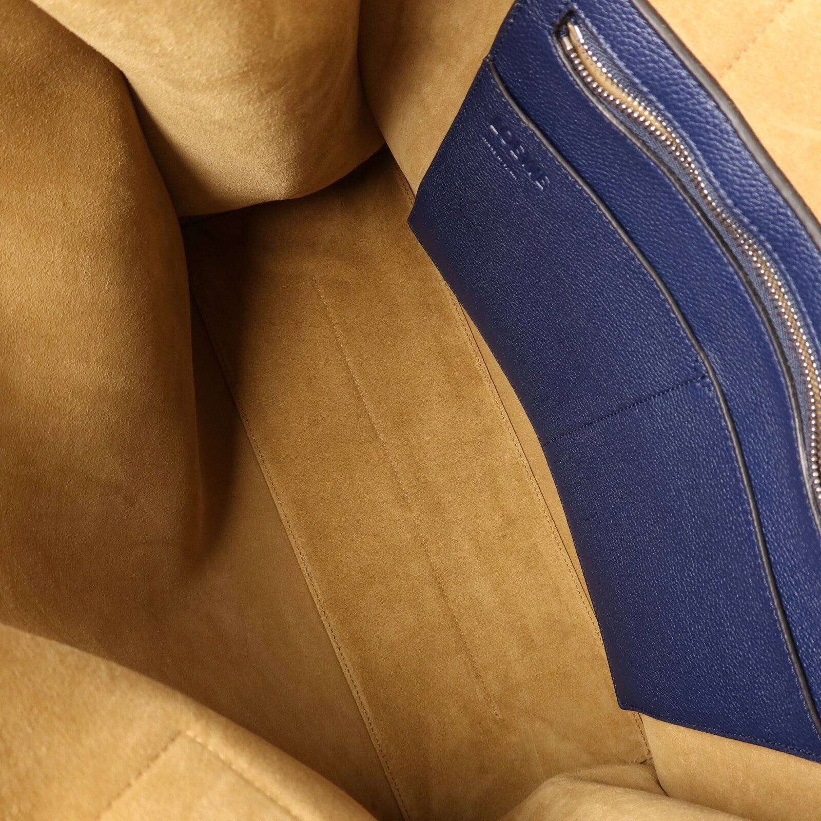 LOEWE 牛皮皮革Buckle Horizontal Tote銀扣手挽袋