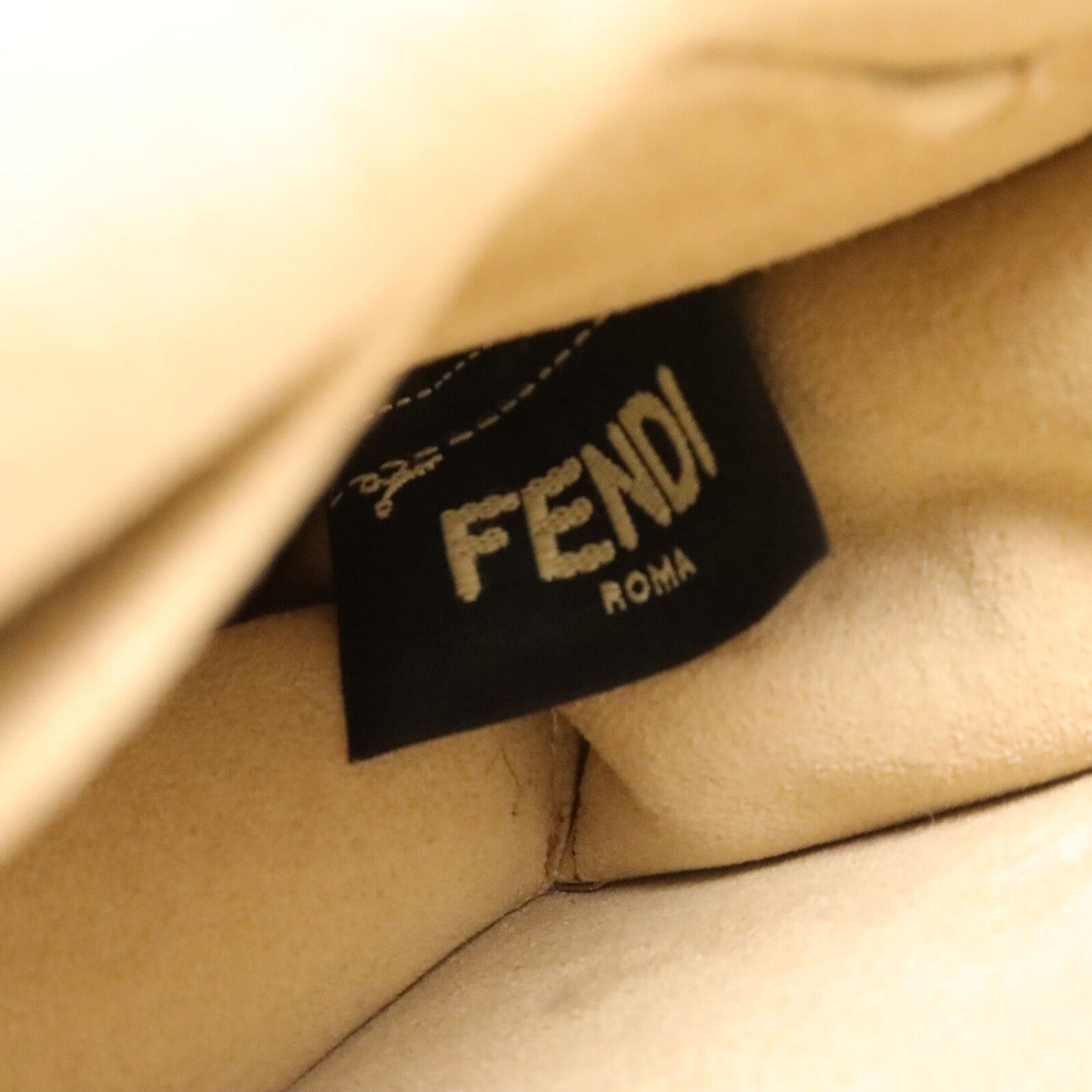 FENDI 牛皮皮革Kan I Small鏈帶肩背袋