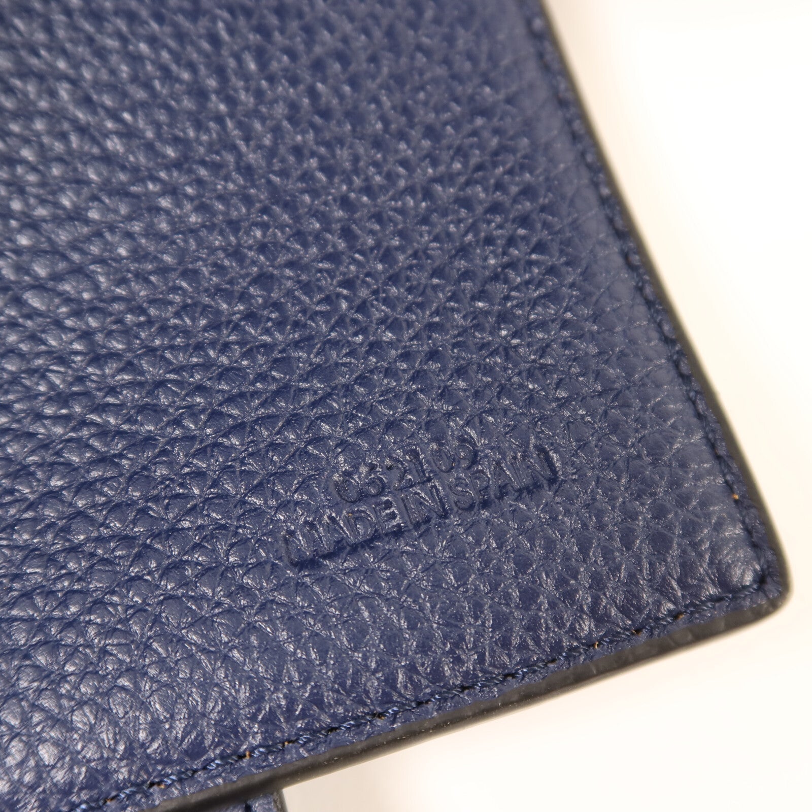 LOEWE 牛皮皮革Buckle Horizontal Tote銀扣手挽袋
