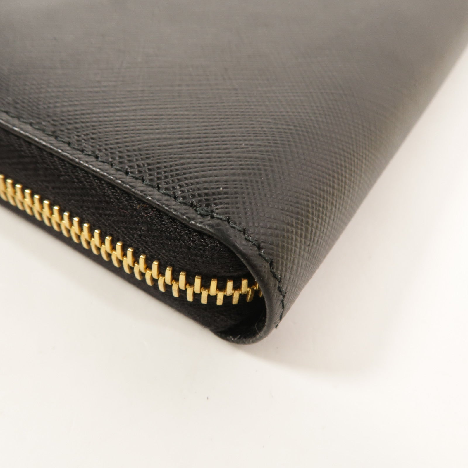 PRADA Saffiano皮革Zipper Long Wallet長錢包