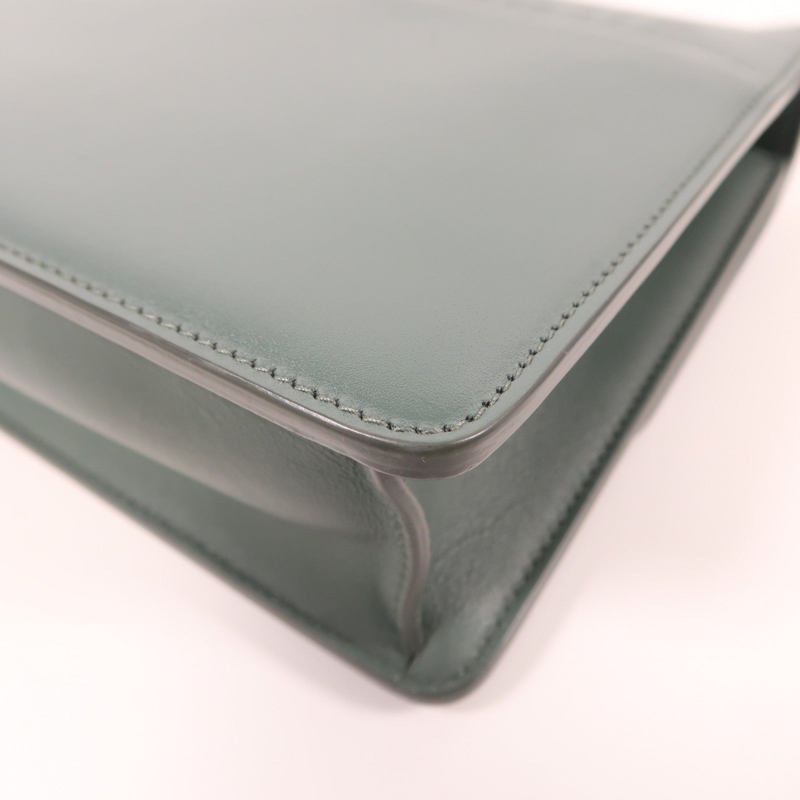 Dior 牛皮皮革30 Montaigne金扣肩背袋