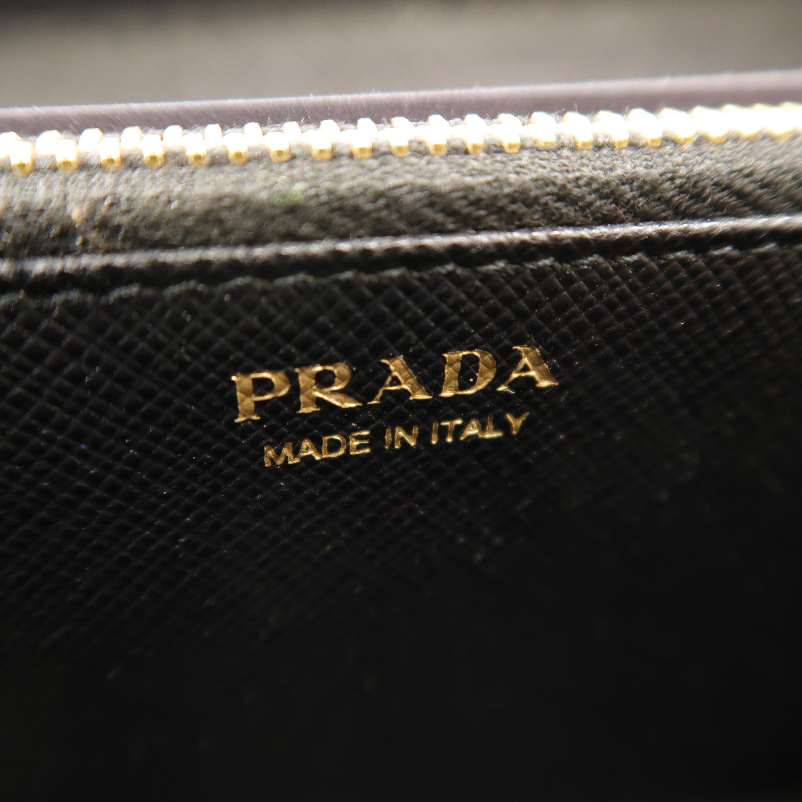 PRADA Saffiano皮革Zipper Long Wallet長錢包