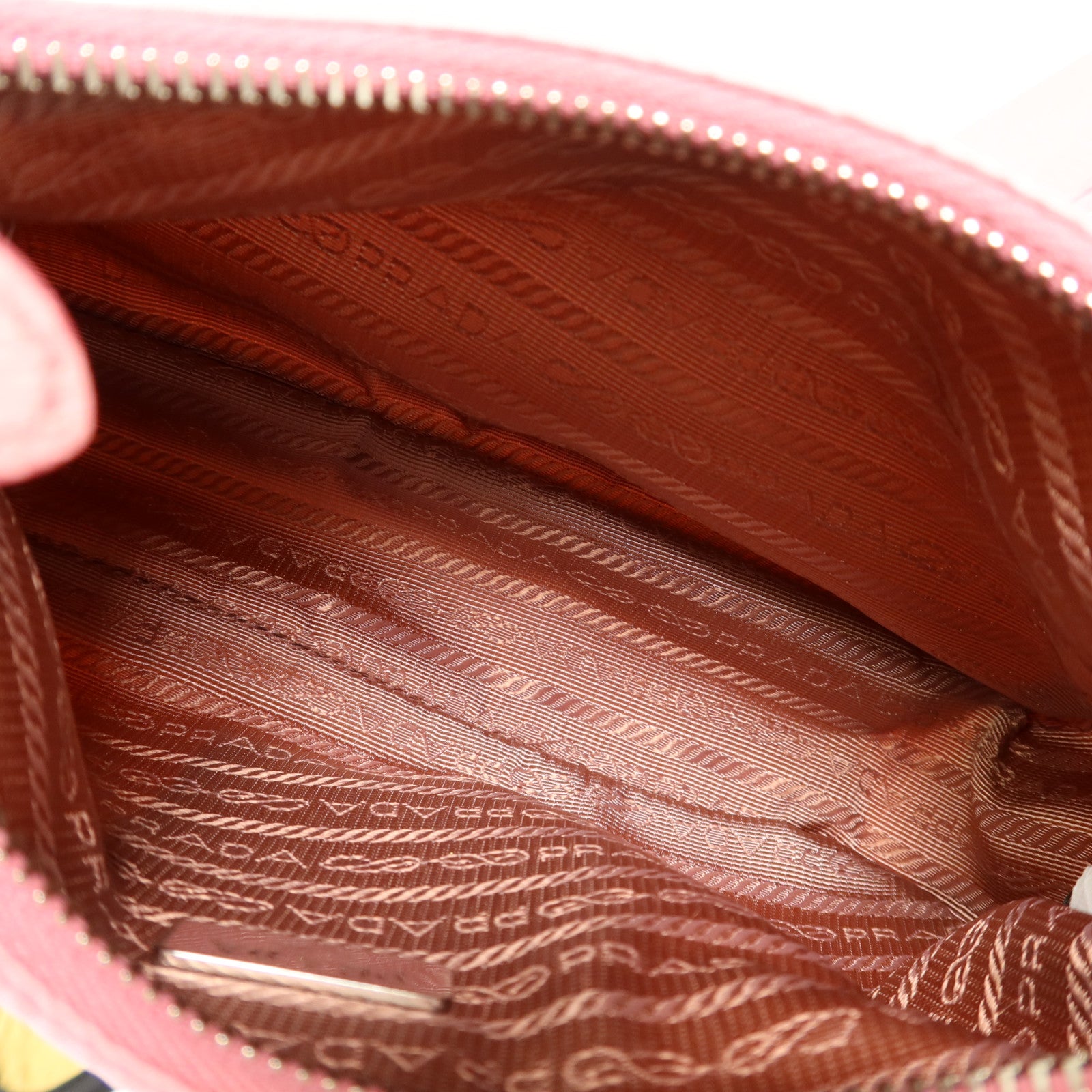 PRADA 尼龍Re-Edition 2005銀扣肩背袋