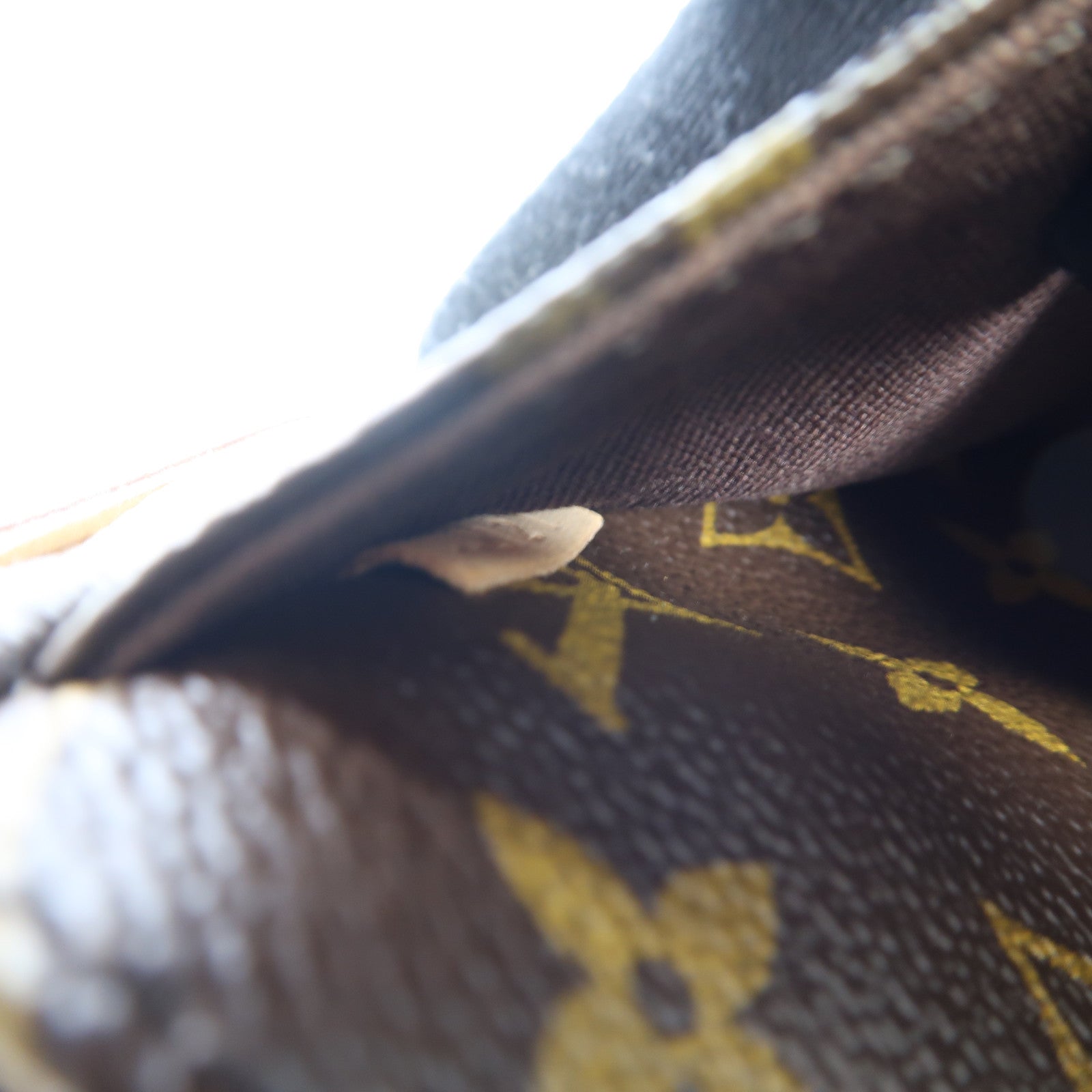 LOUIS VUITTON Monogram Menilmontant PM金扣肩背袋